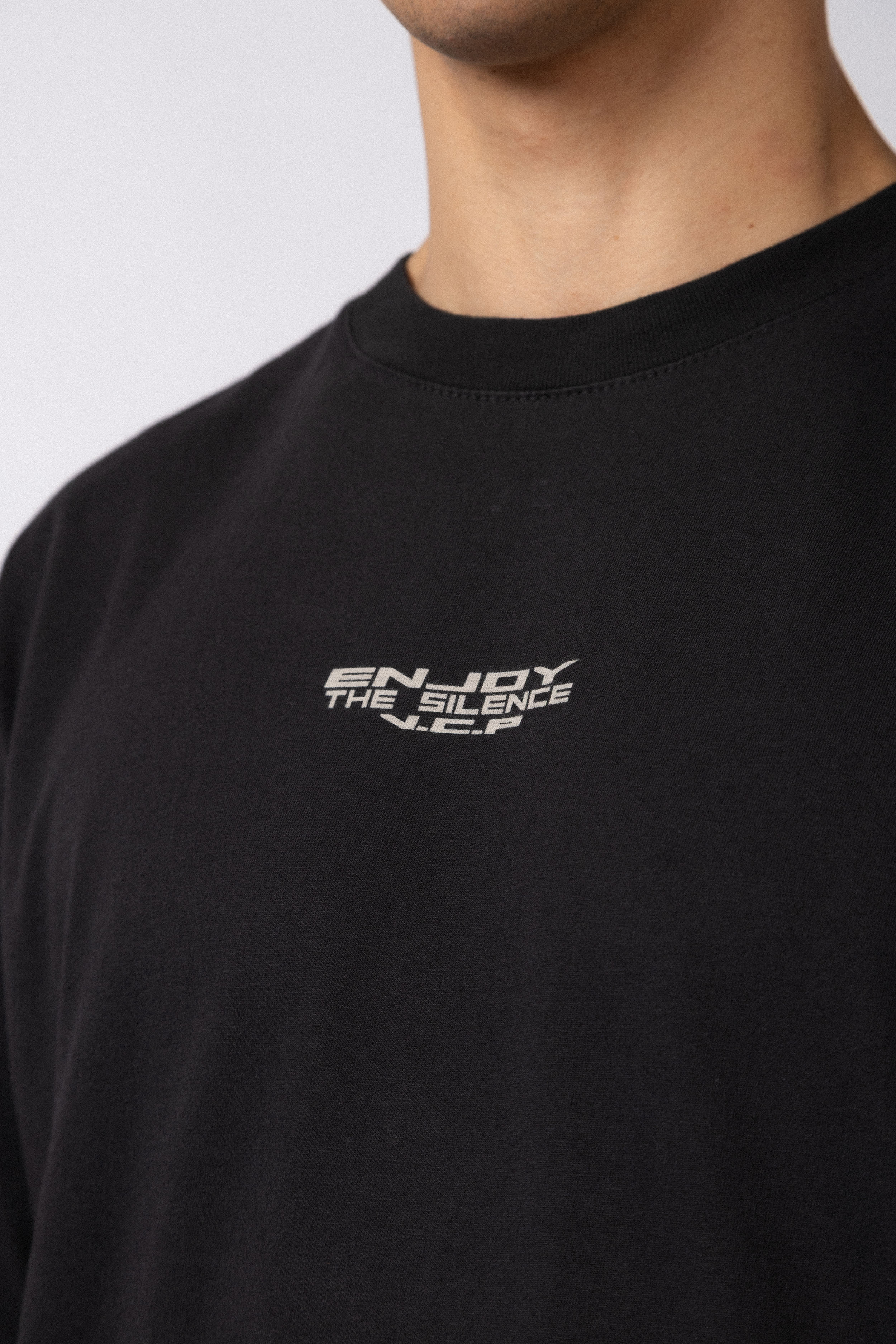 Remera Over Taz Enjoy Negra