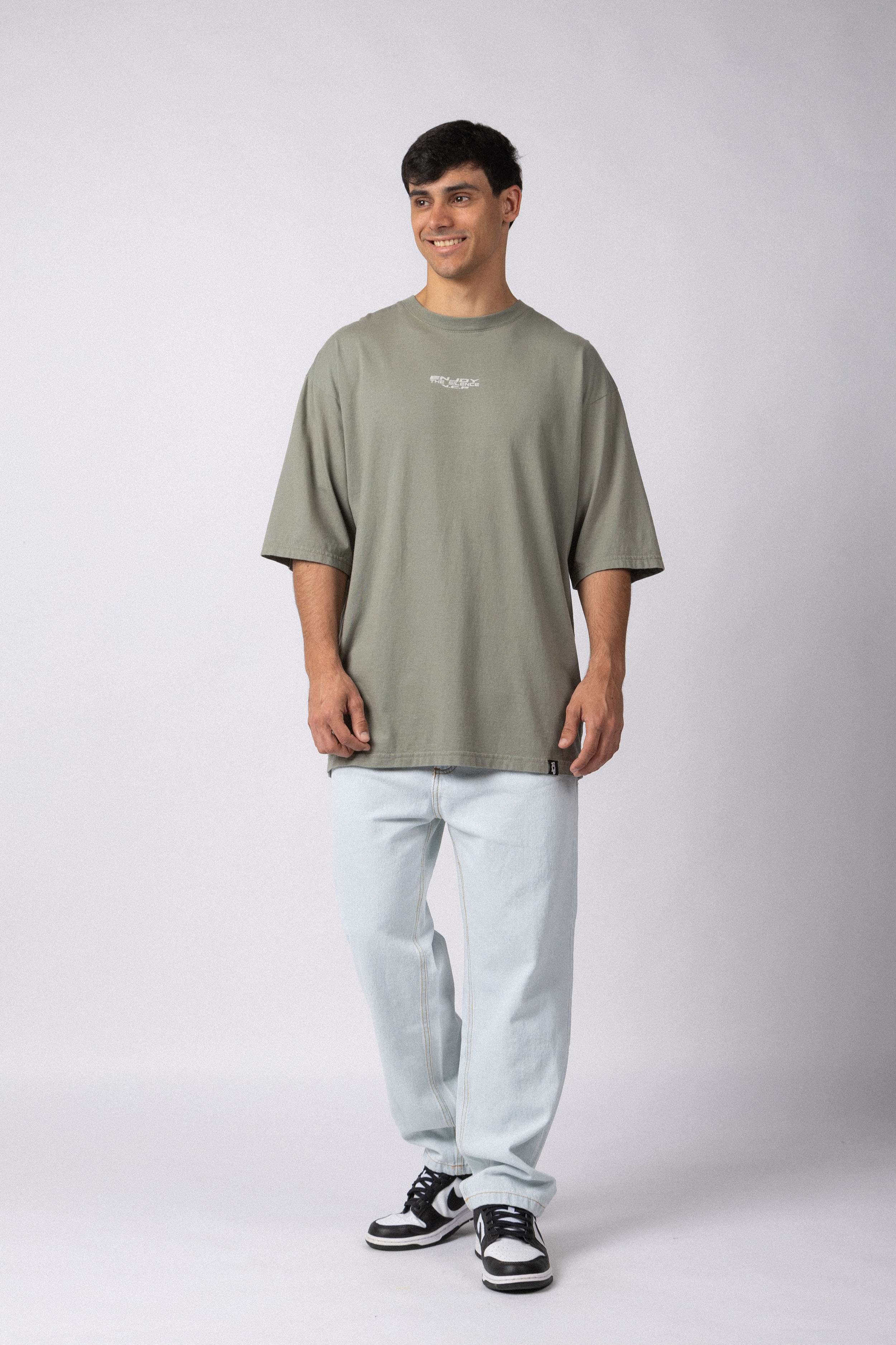 Remera Over Taz Enjoy Verde