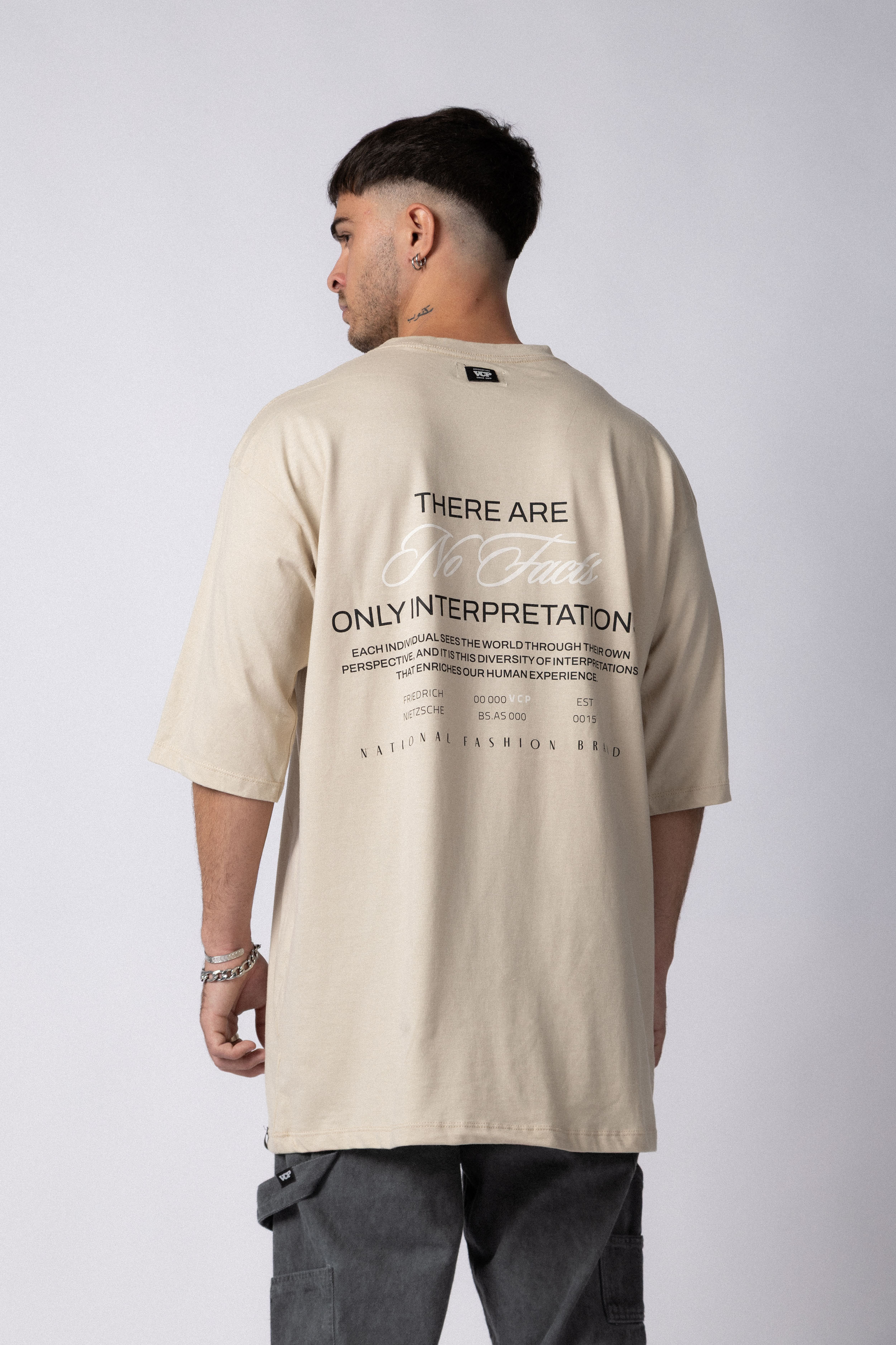 Remera Over Taz Facts Arena