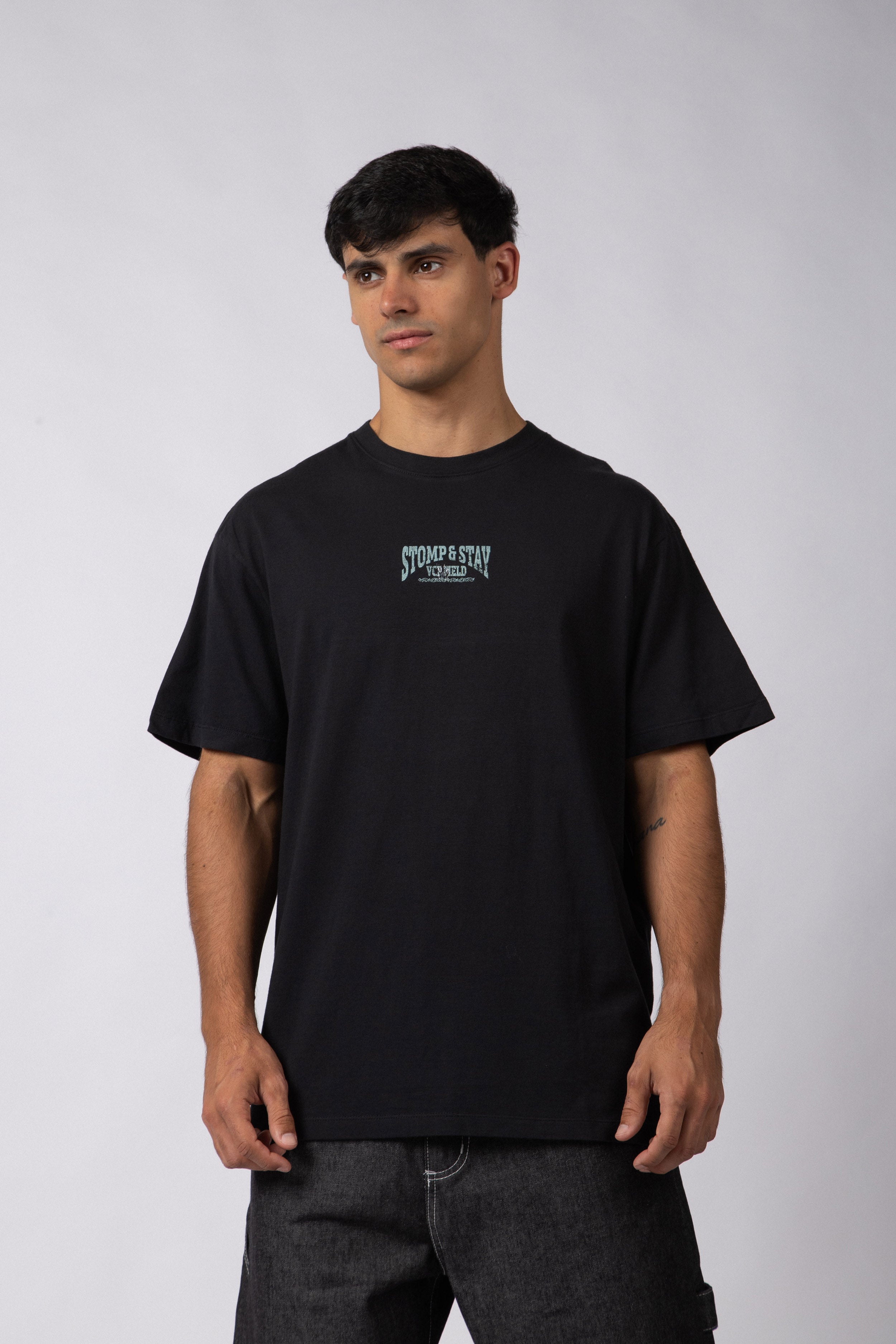 Remera RGL Field Negra