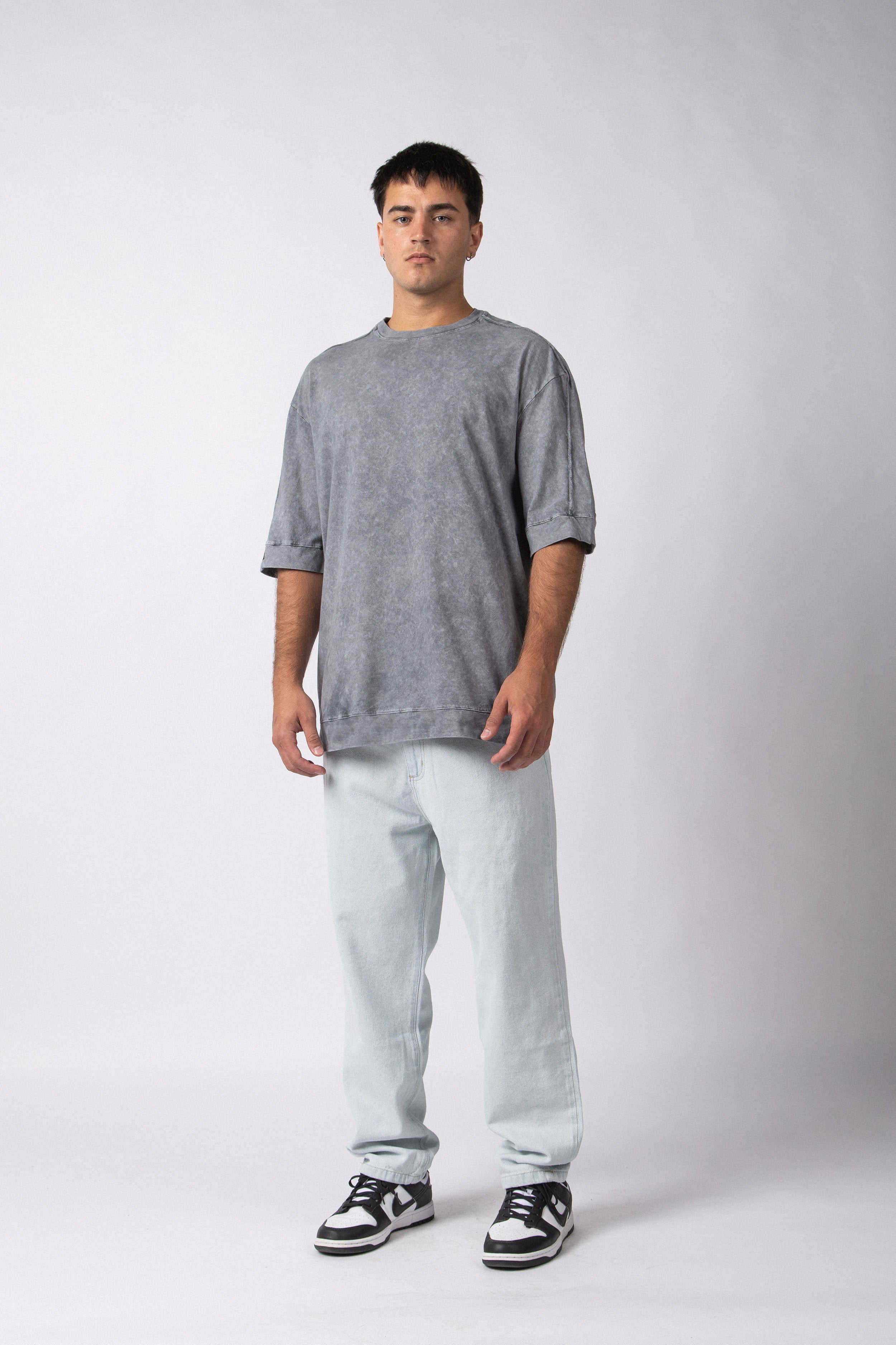 Remera Over Vorn Gris