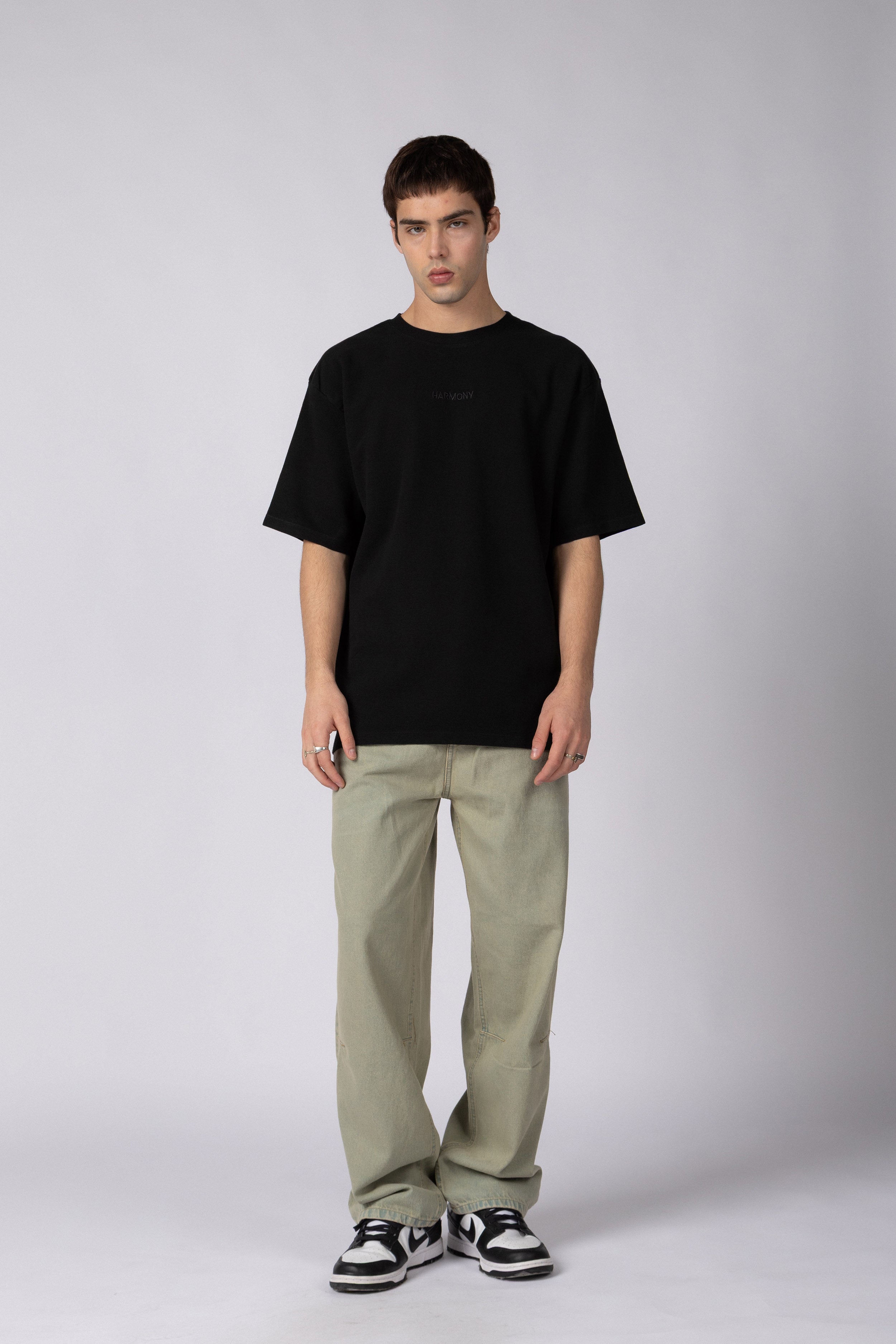 Remera Over Hana Harmo Negra