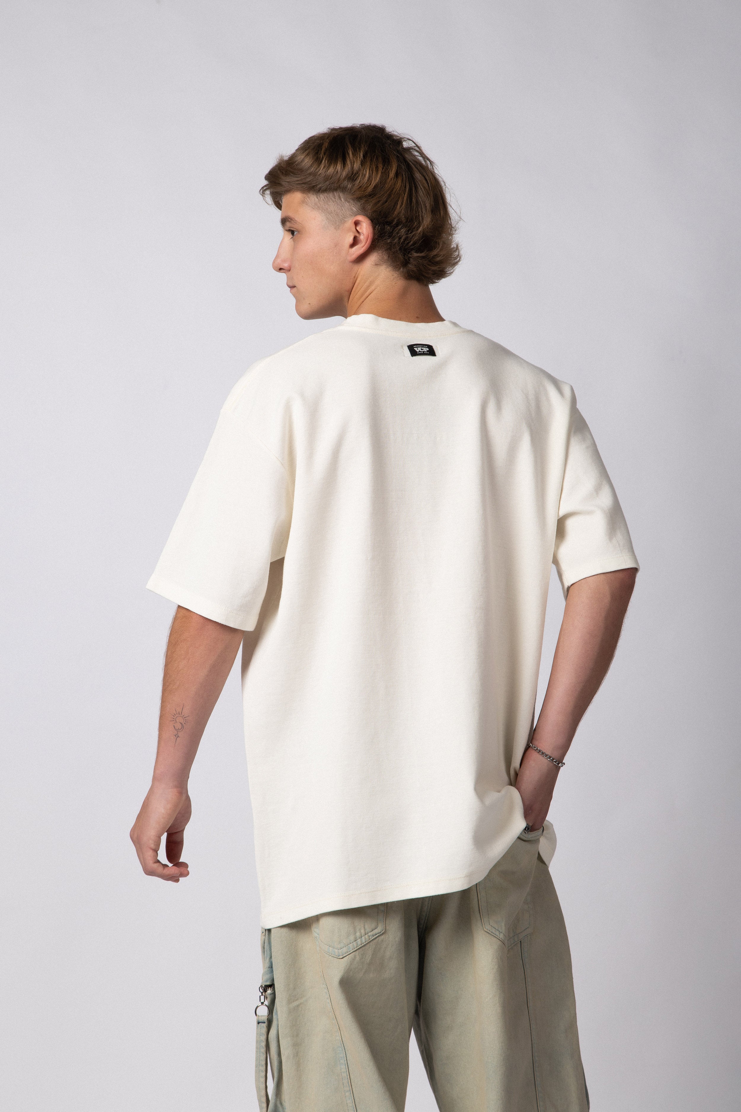 Remera Over Hana Hum Crudo