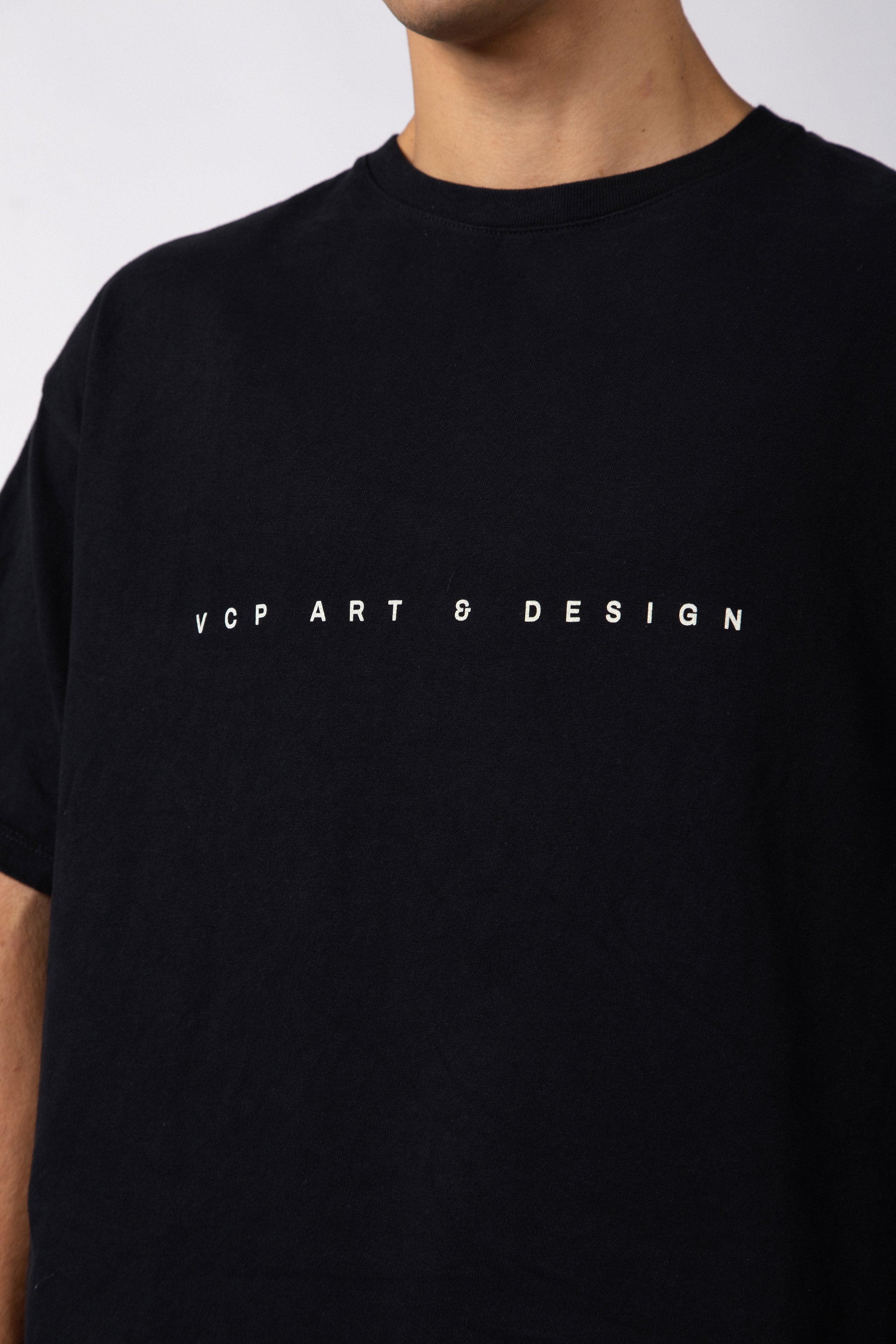 Remera Boxy Invisible Negra