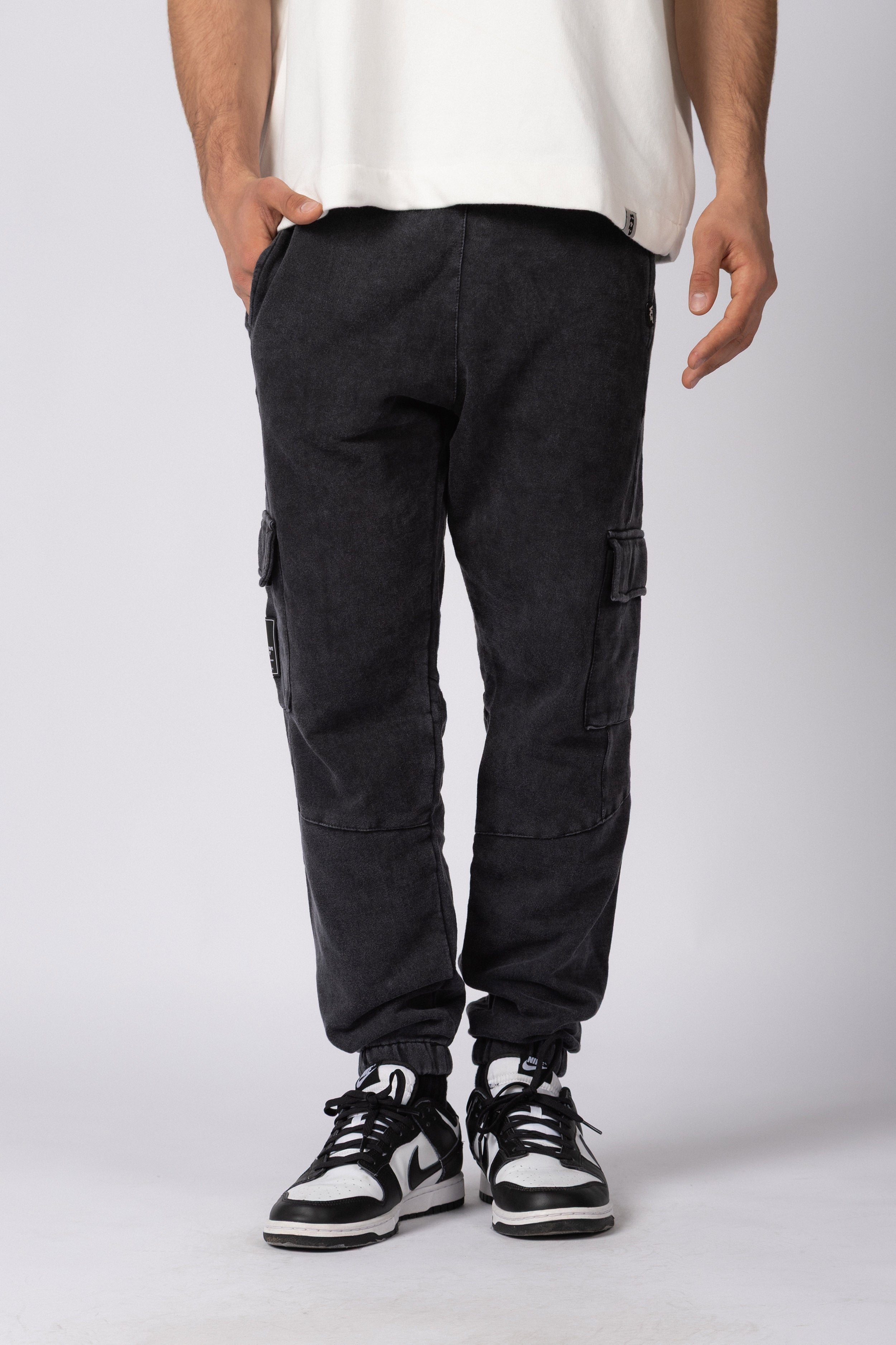 Jogger Cargo Ember Negro