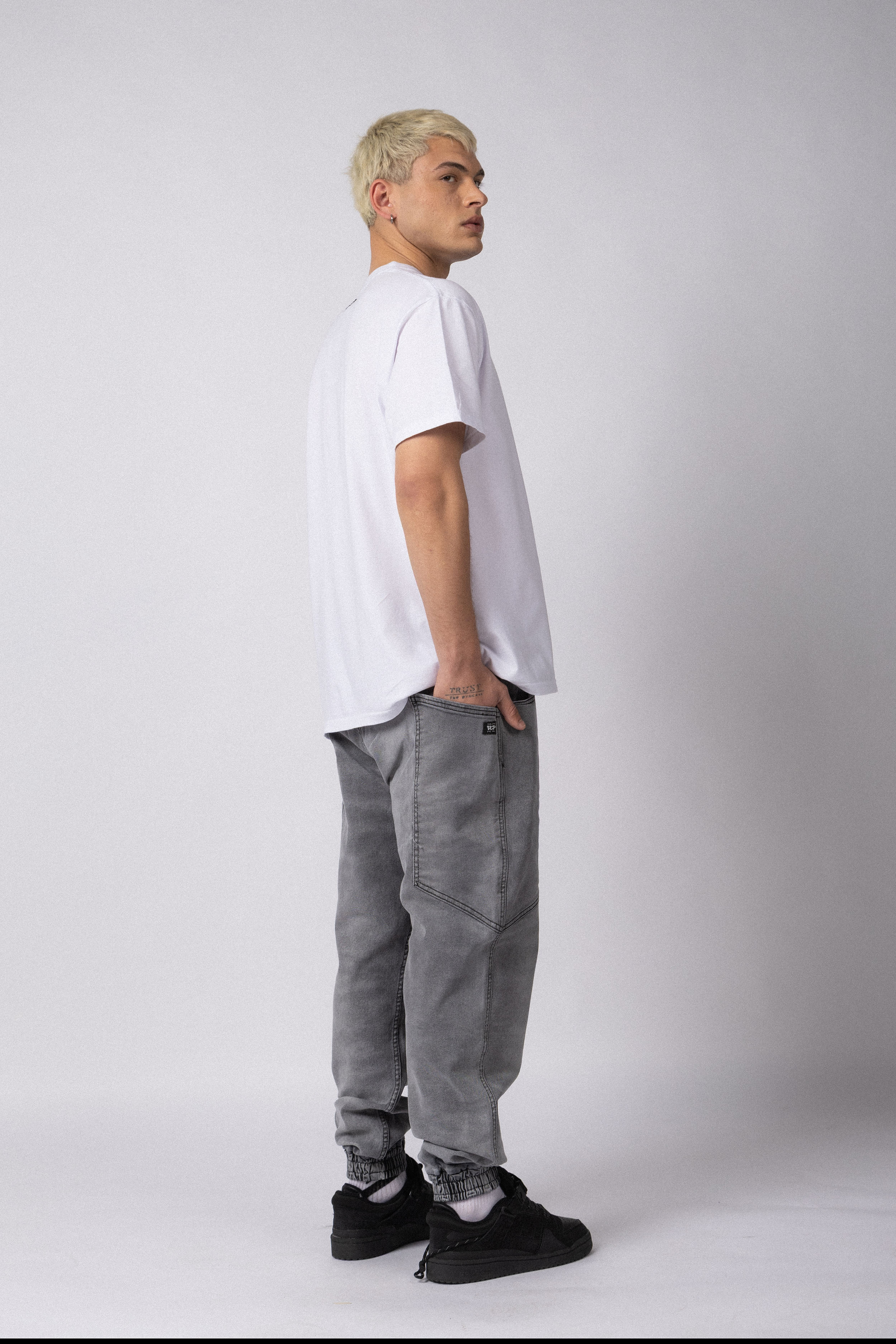 Jogjean Over Marcus Gris