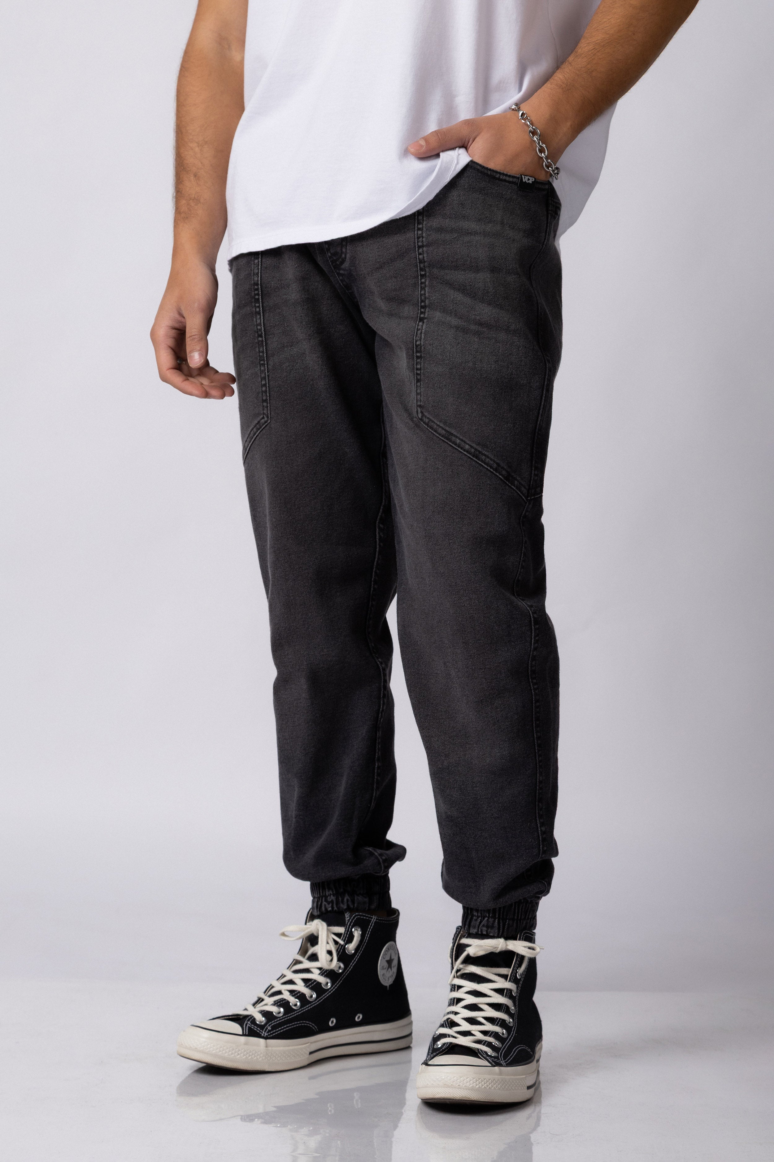 Jogjean Over Marcus Negro