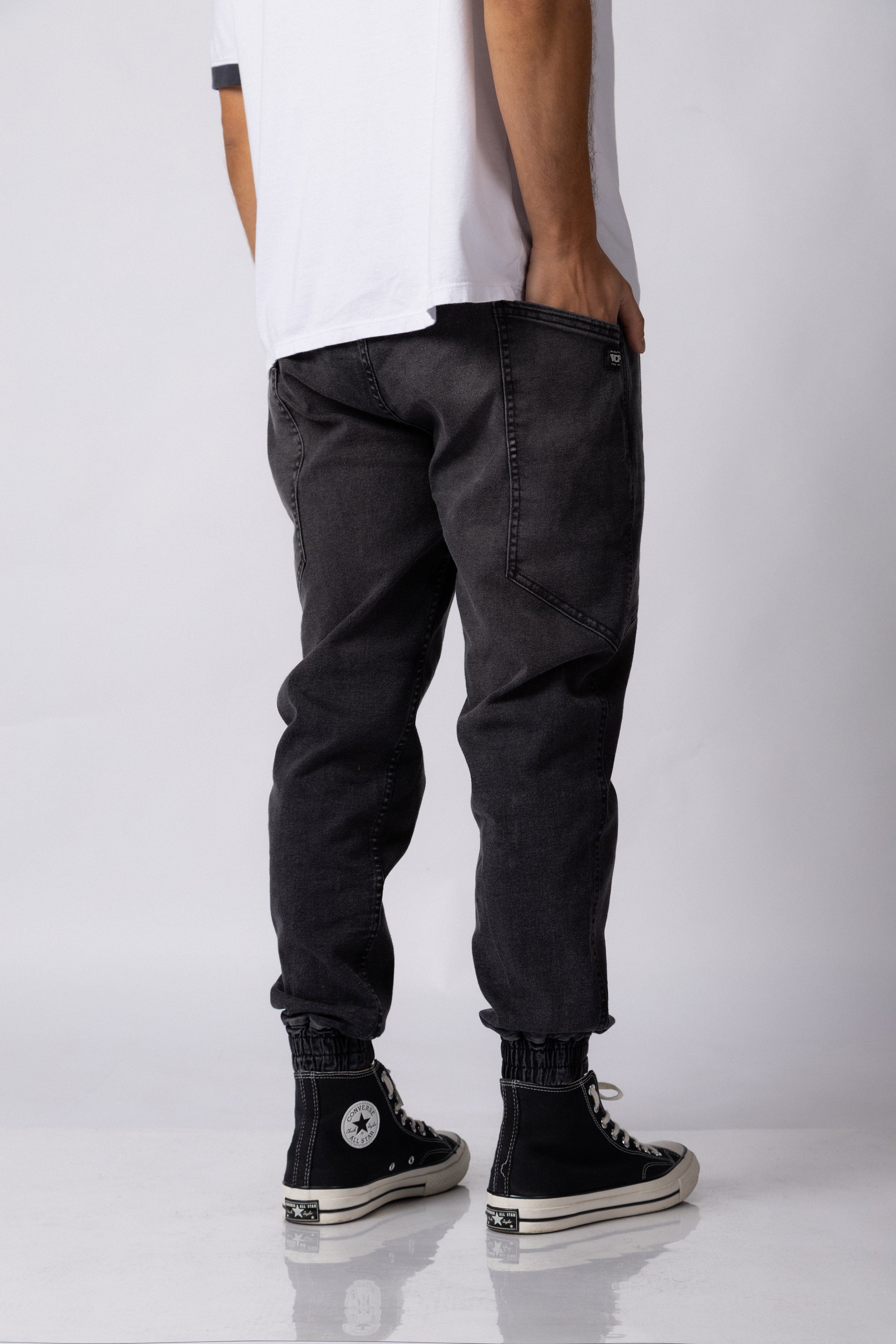 Jogjean Over Marcus Negro