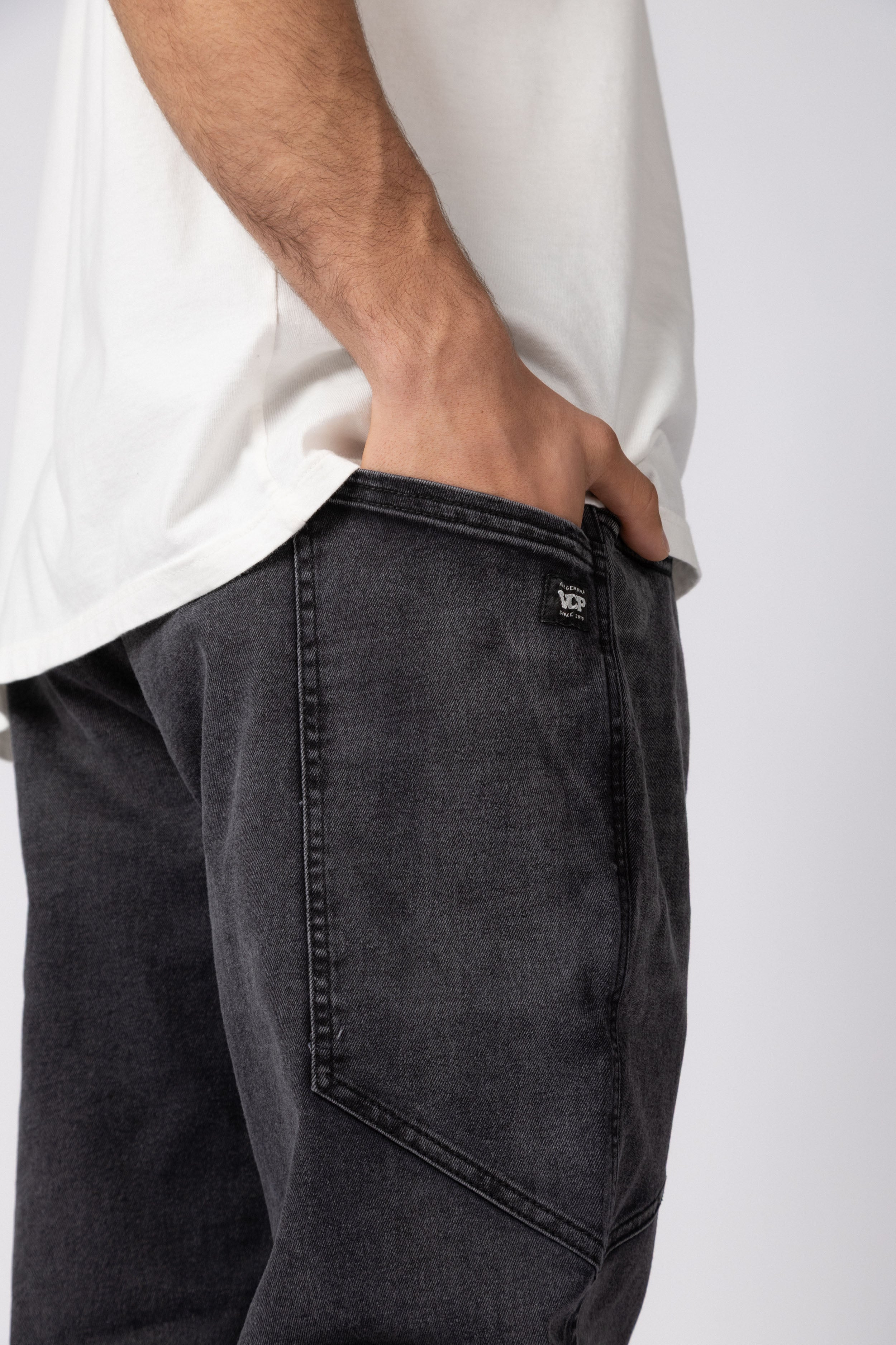 Jogjean Over Marcus Negro