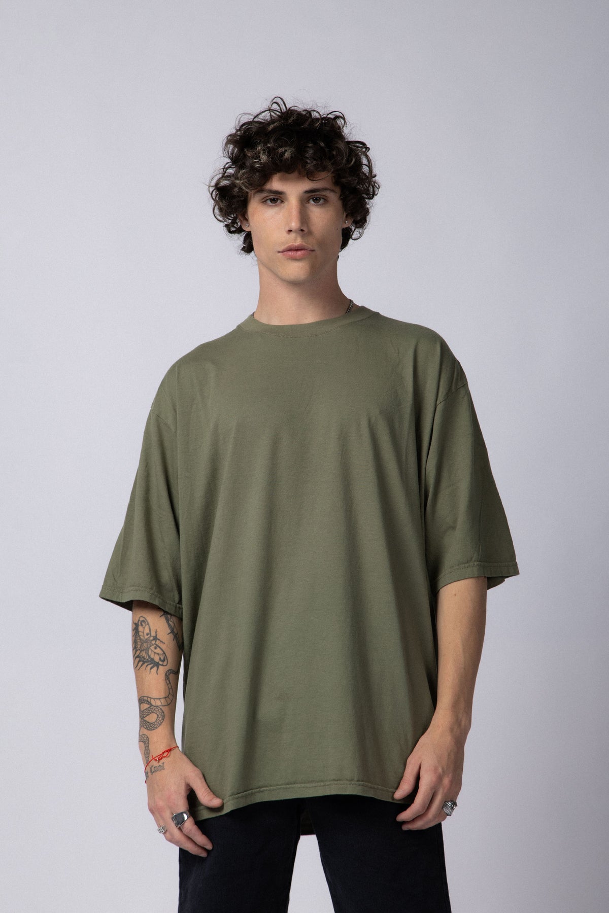 Remera Over Theo Militar