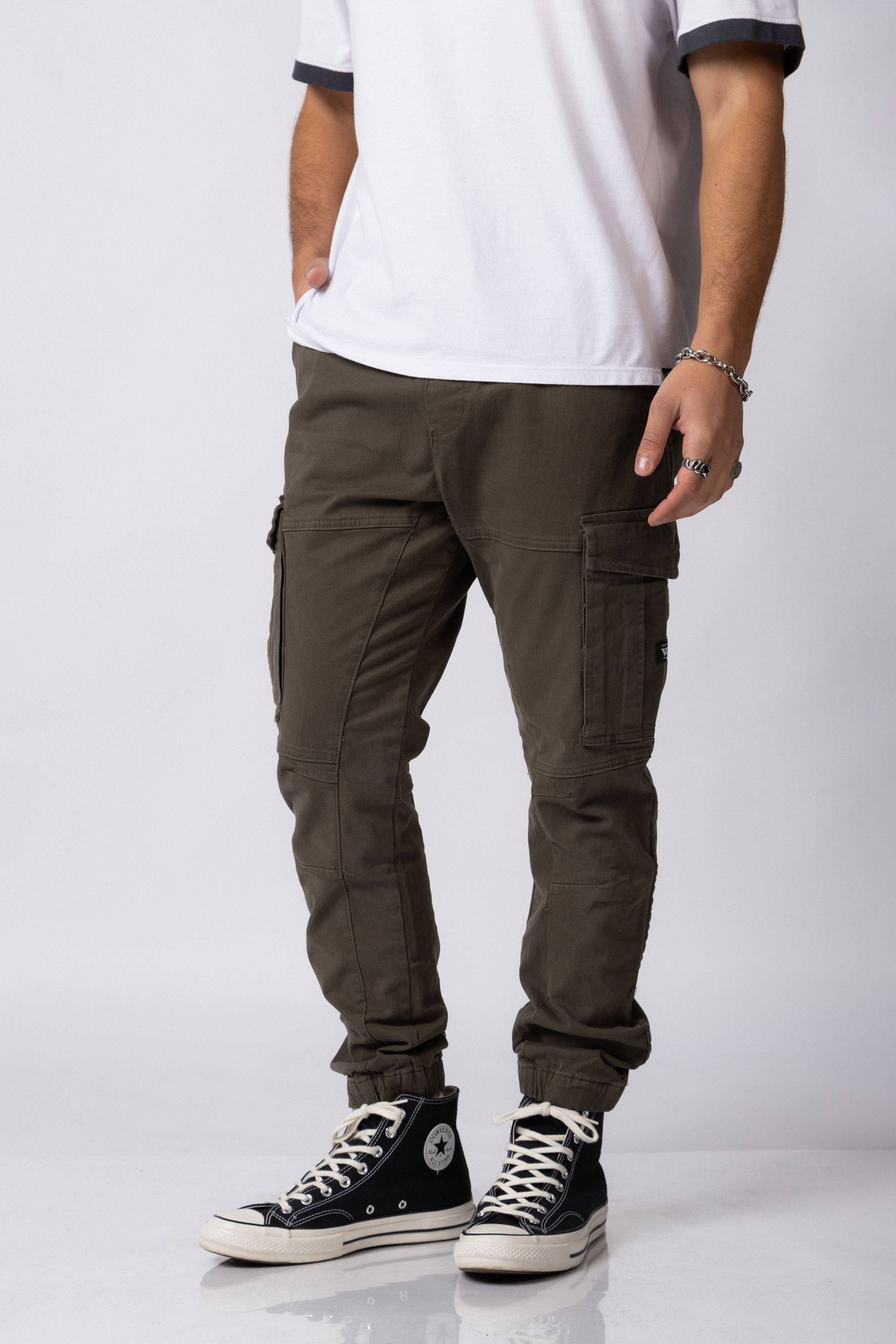 Jogger Cargo Comet Militar