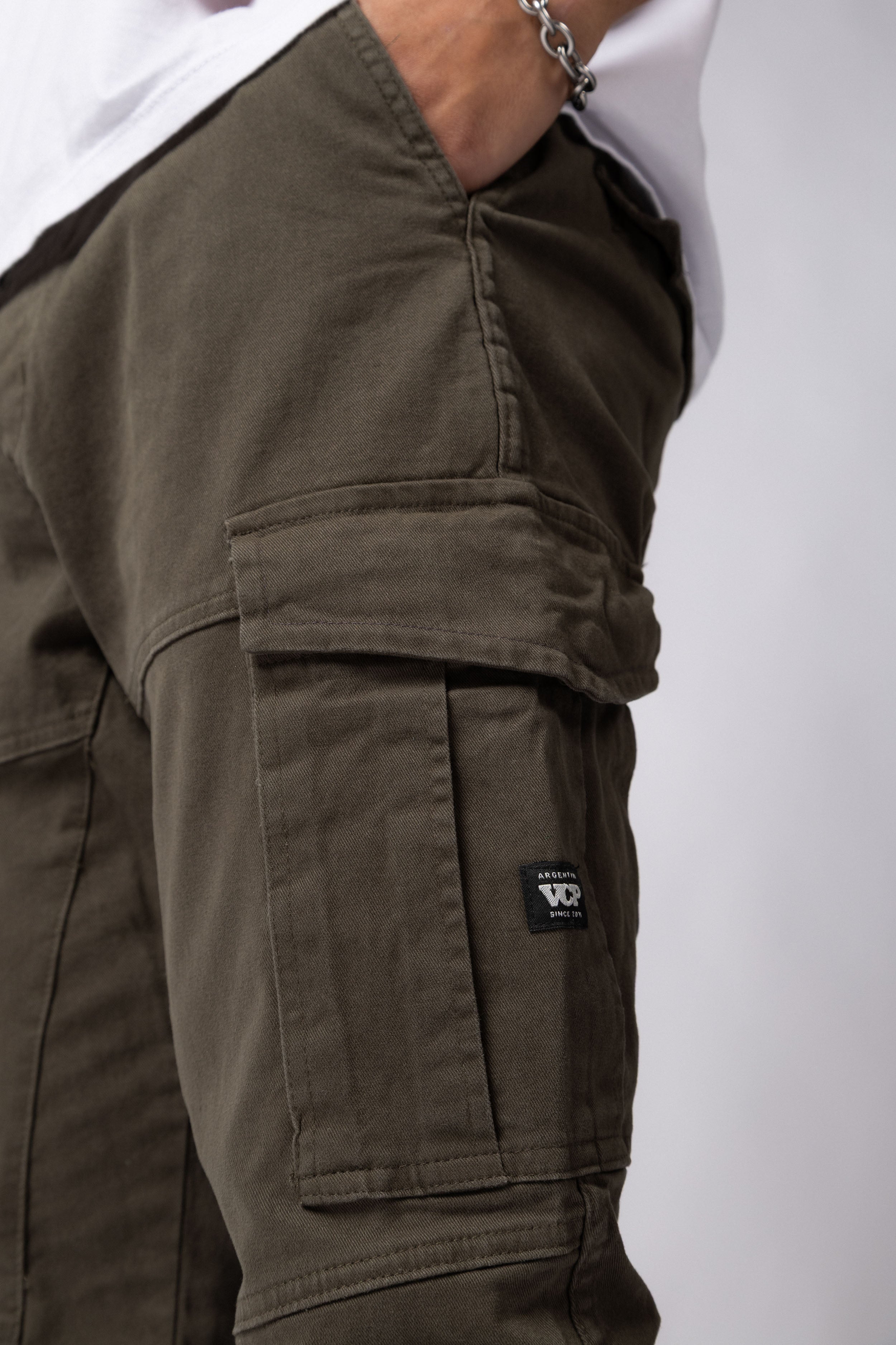 Jogger Cargo Comet Militar