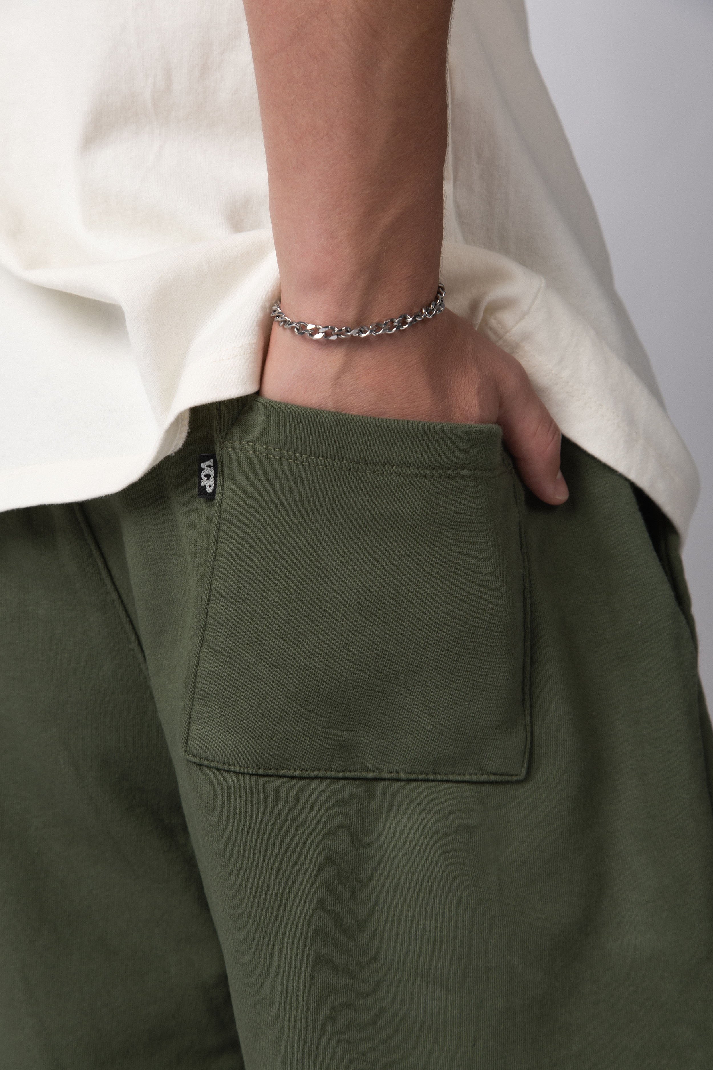 Bermuda Over Yogi Militar