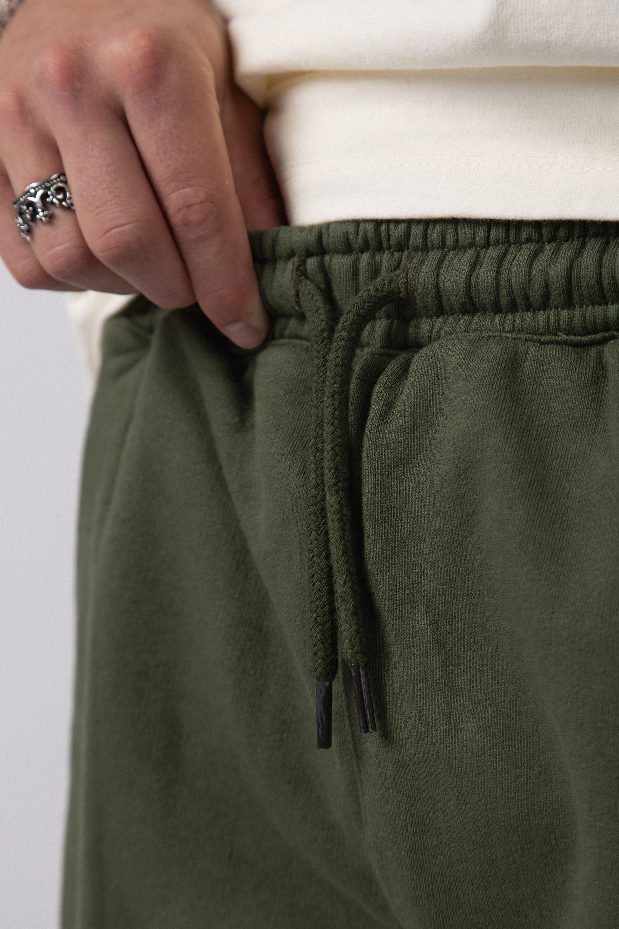 Bermuda Over Yogi Militar