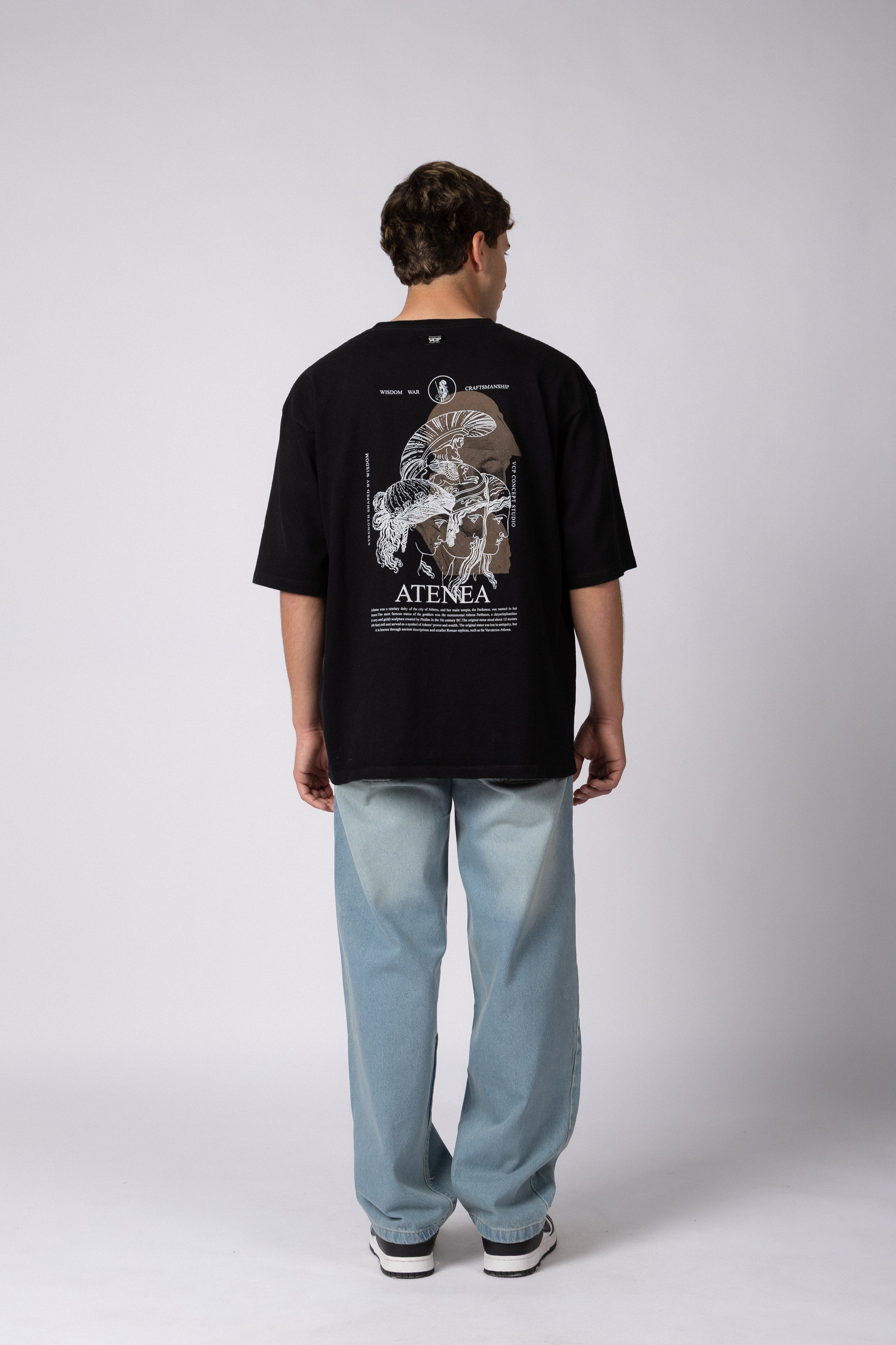 Remera Over Rhy Myth Negra