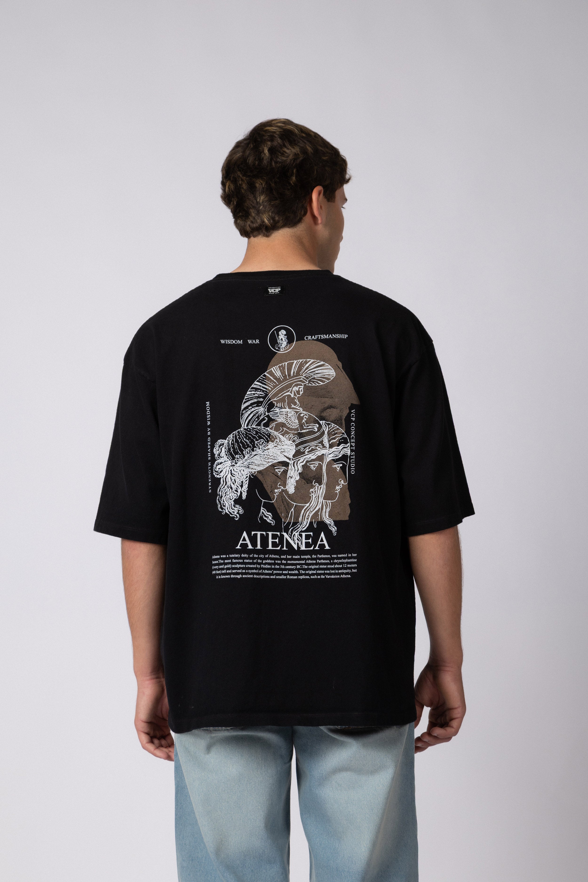 Remera Over Rhy Myth Negra
