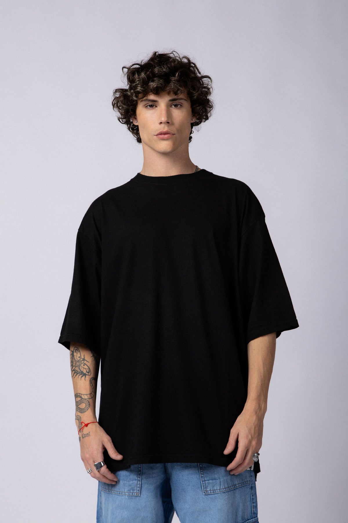 Remera Over Theo Negra