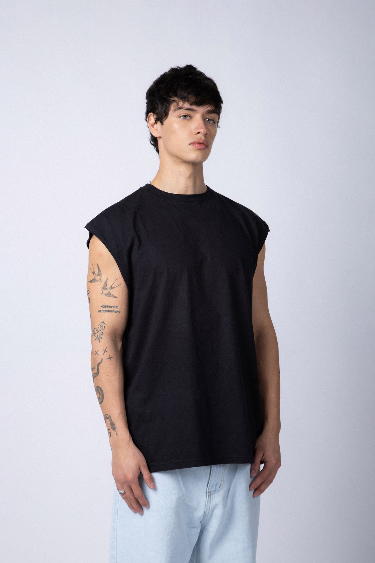 Musculosa Sudadera Blair Negra