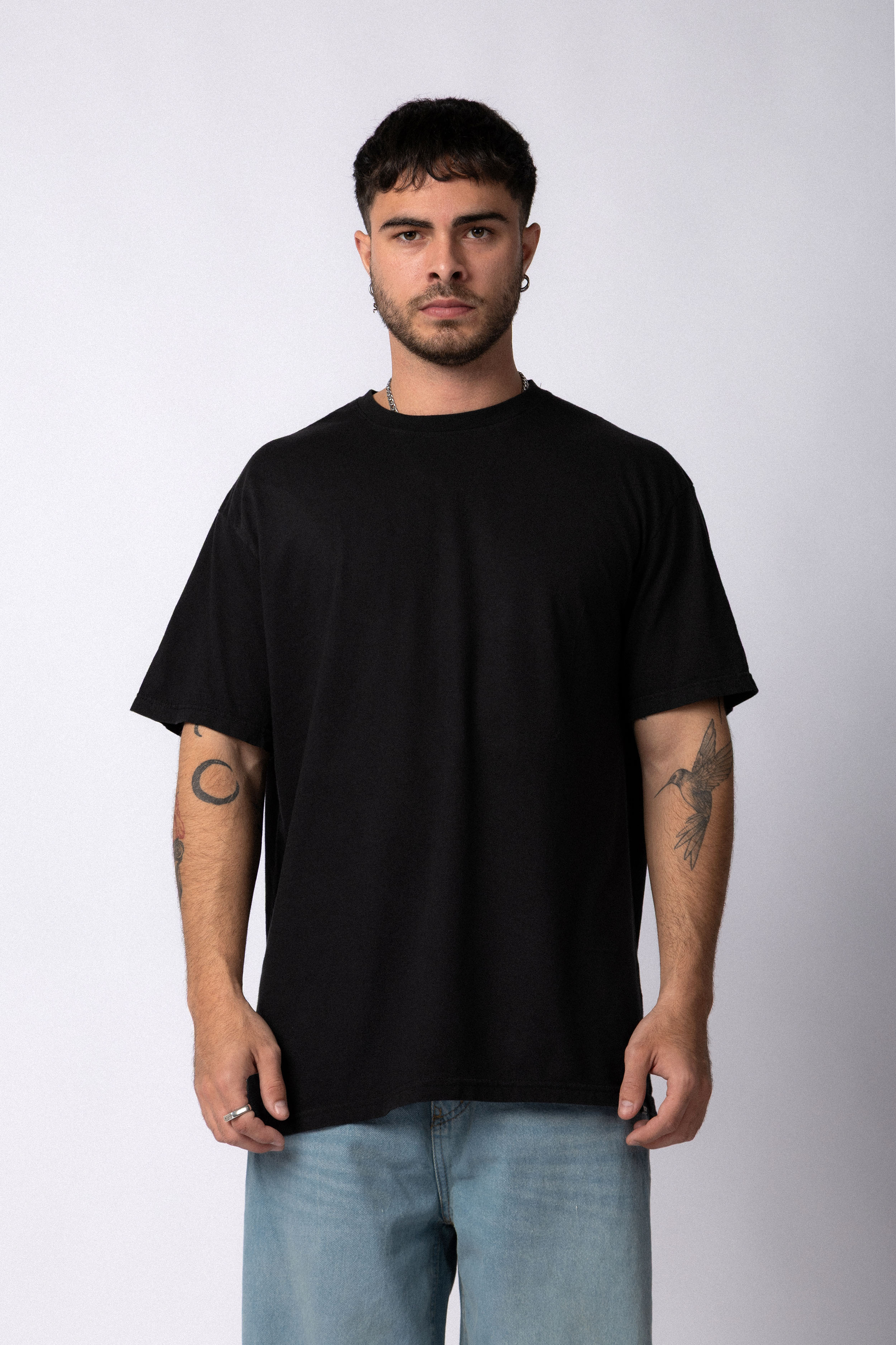 Remera Regular Negra