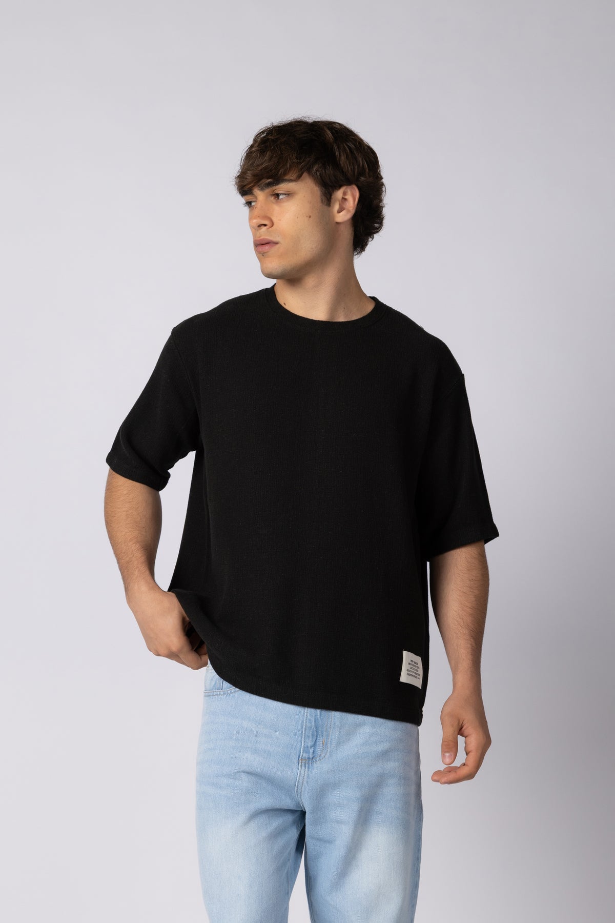 Remera Over Lino Rivo Negra