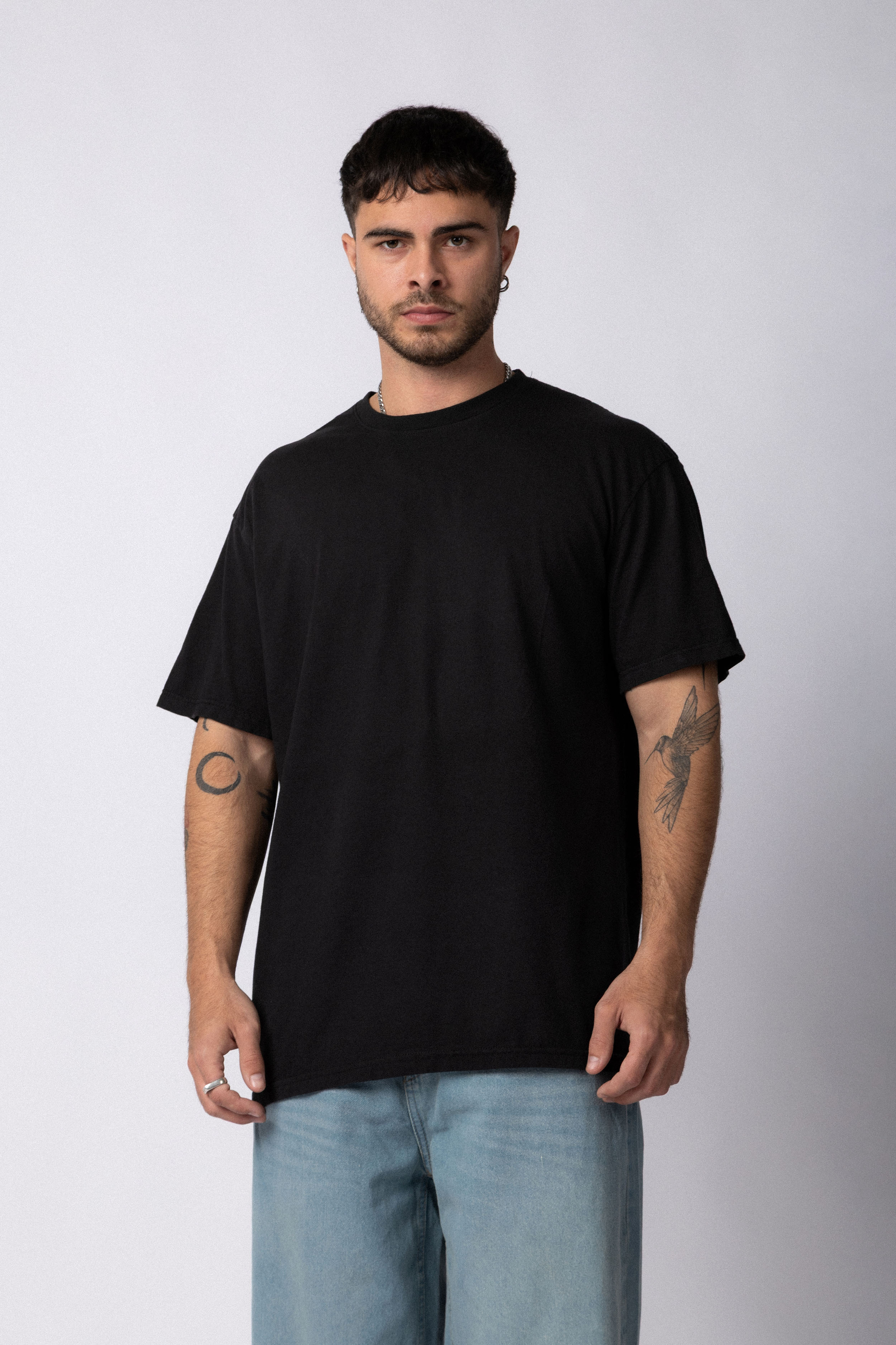 Remera Regular Negra