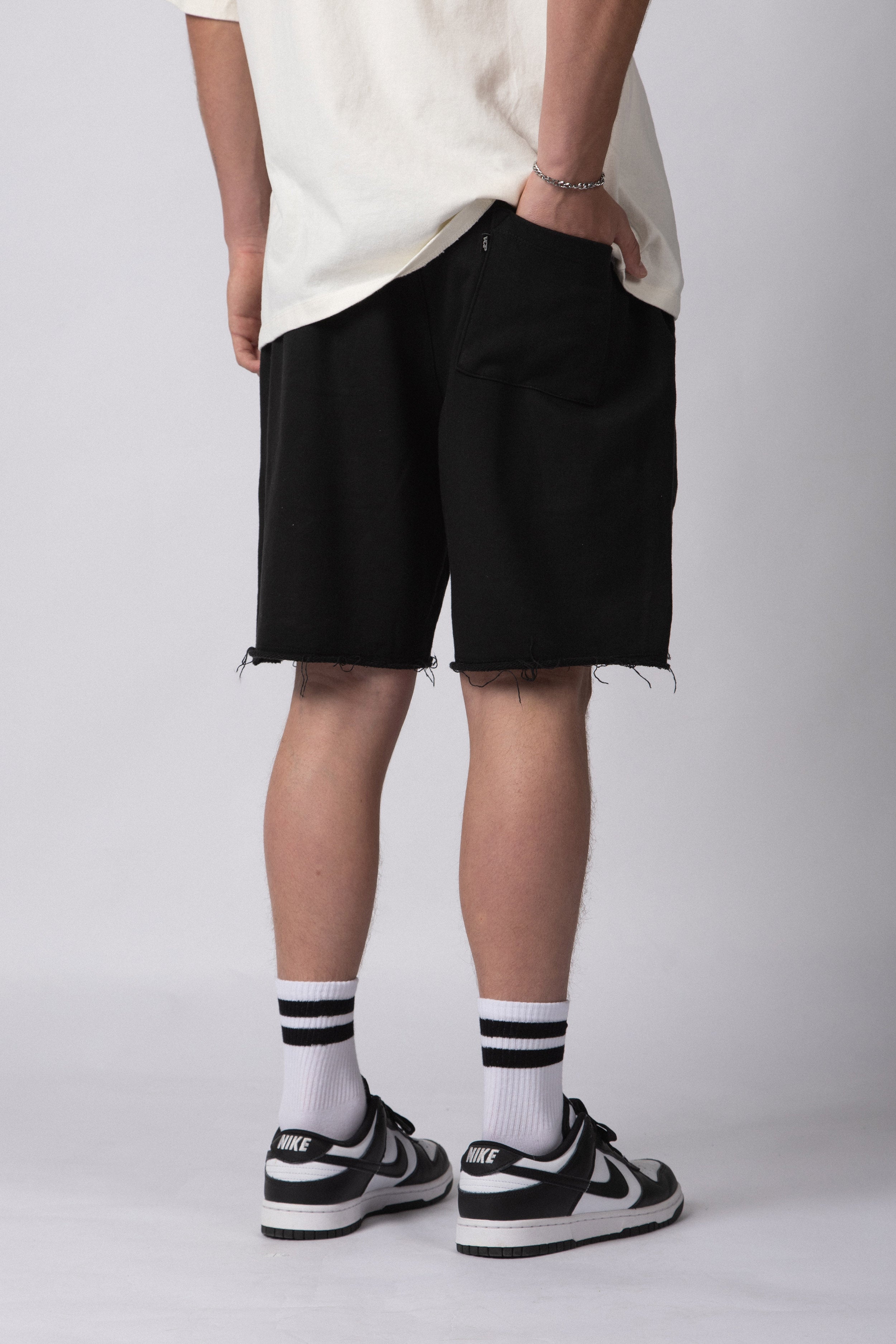 Bermuda Over Yogi Negra