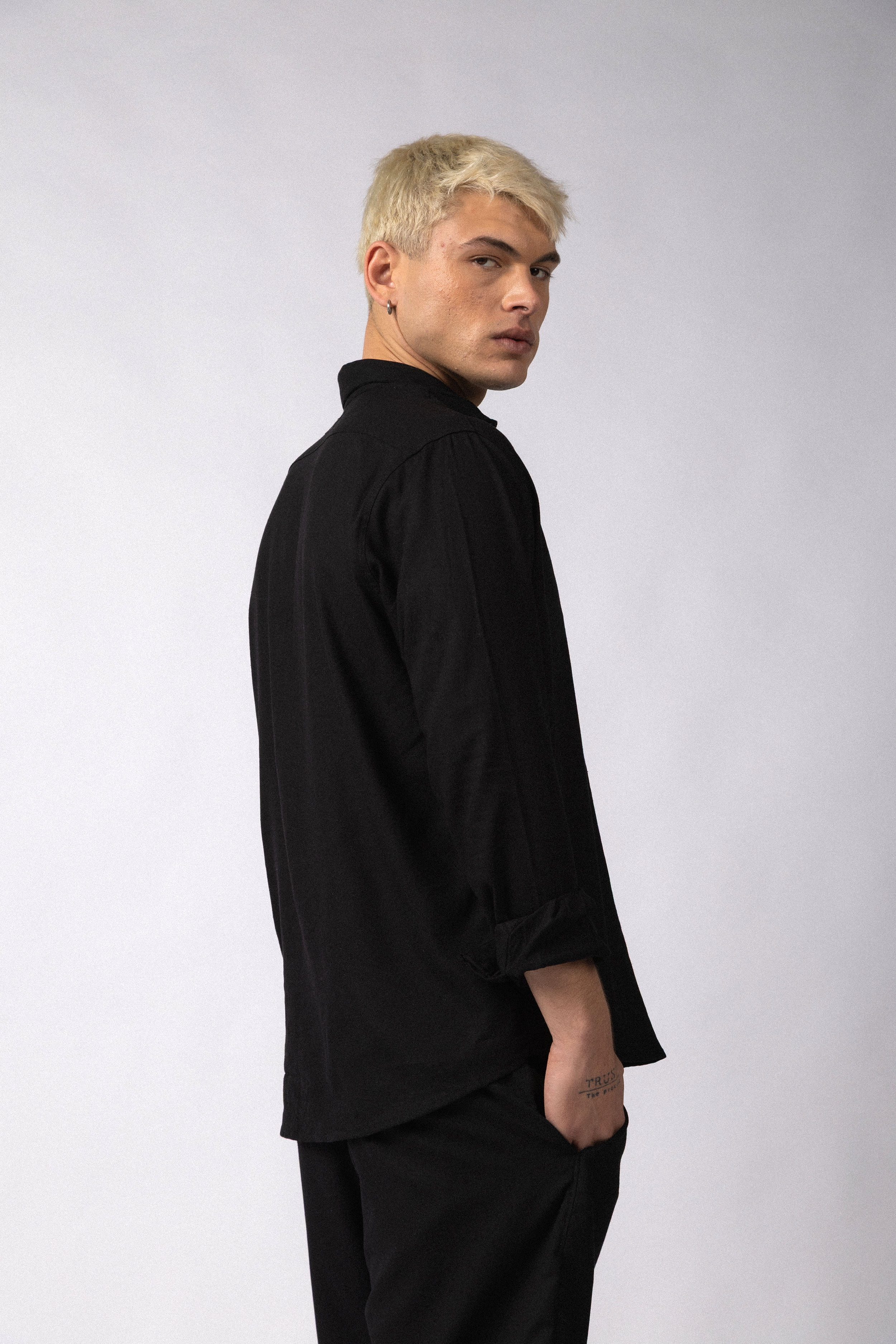 Camisa Manga Larga Lino Raze Negra