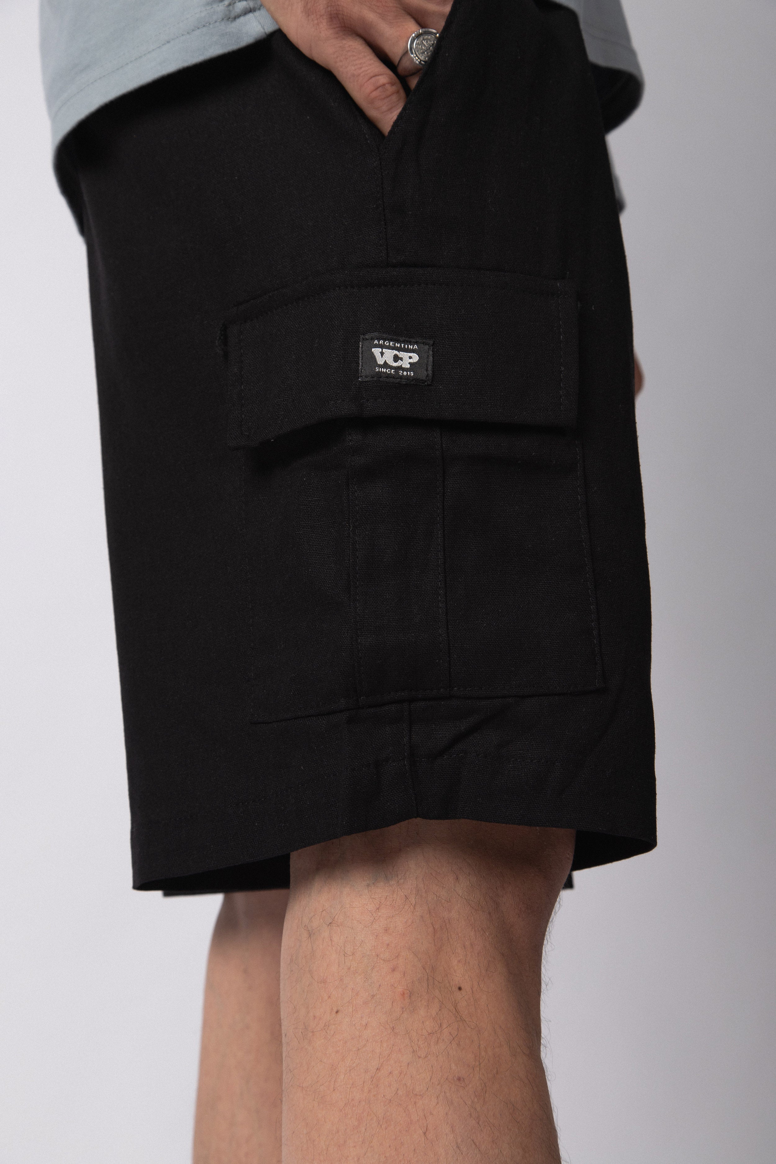 Bermuda Lino Cargo Yuno Negra