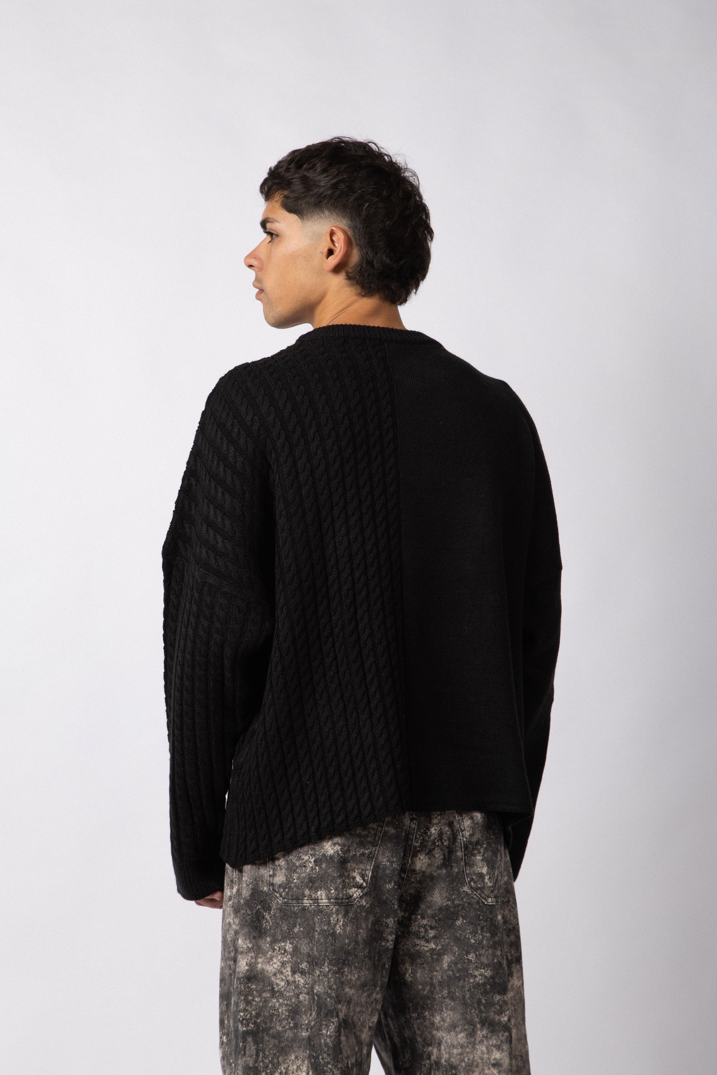 Sweater Varn Negro