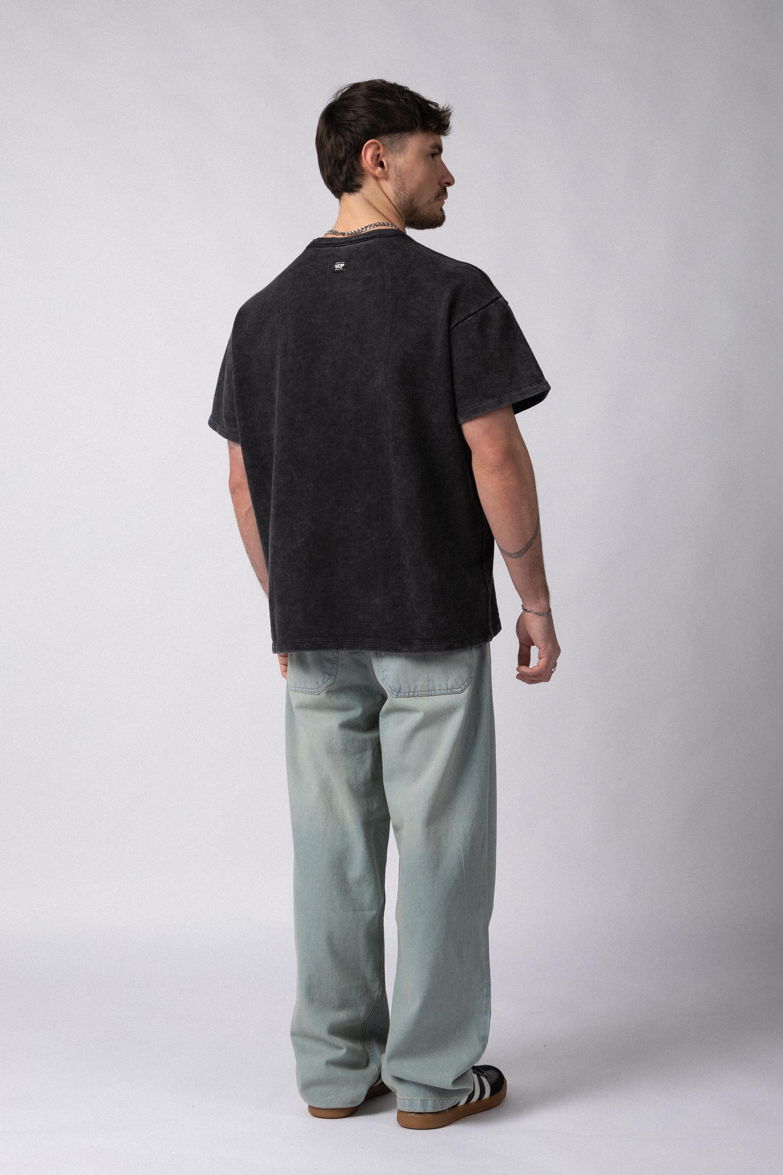 Remera Rustico Over Glow Negro