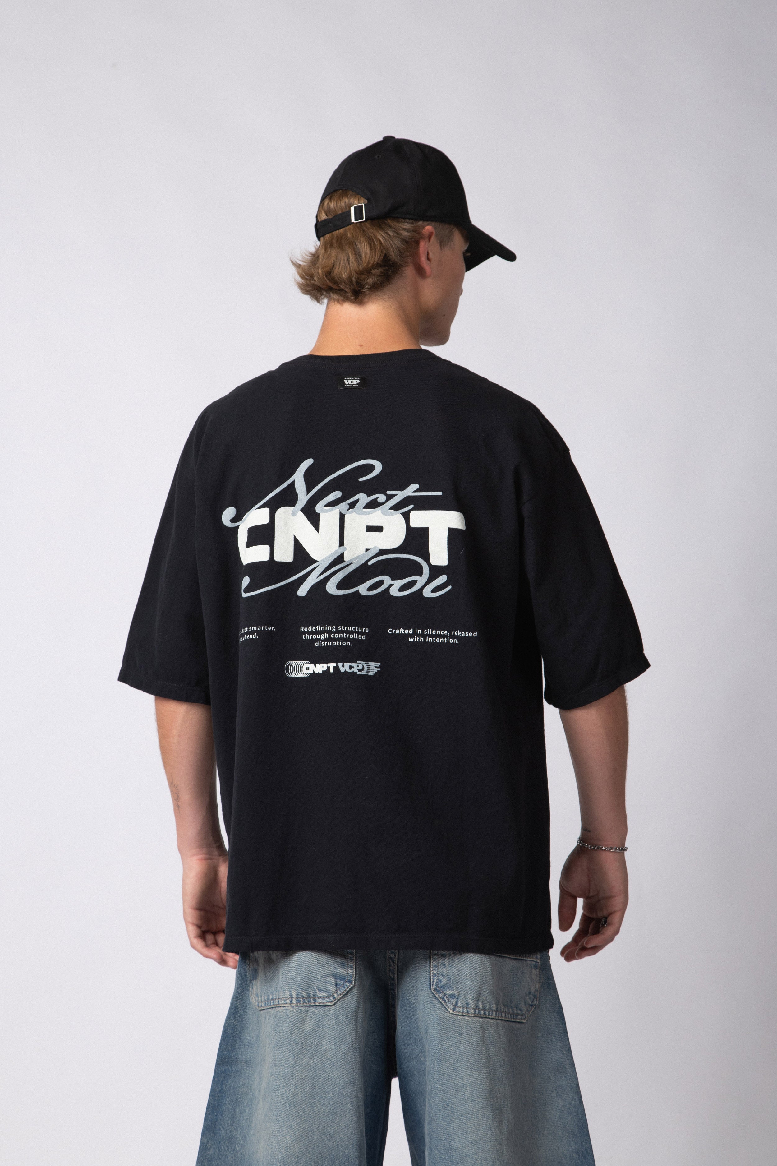 Remera Over Rhy Next Negra