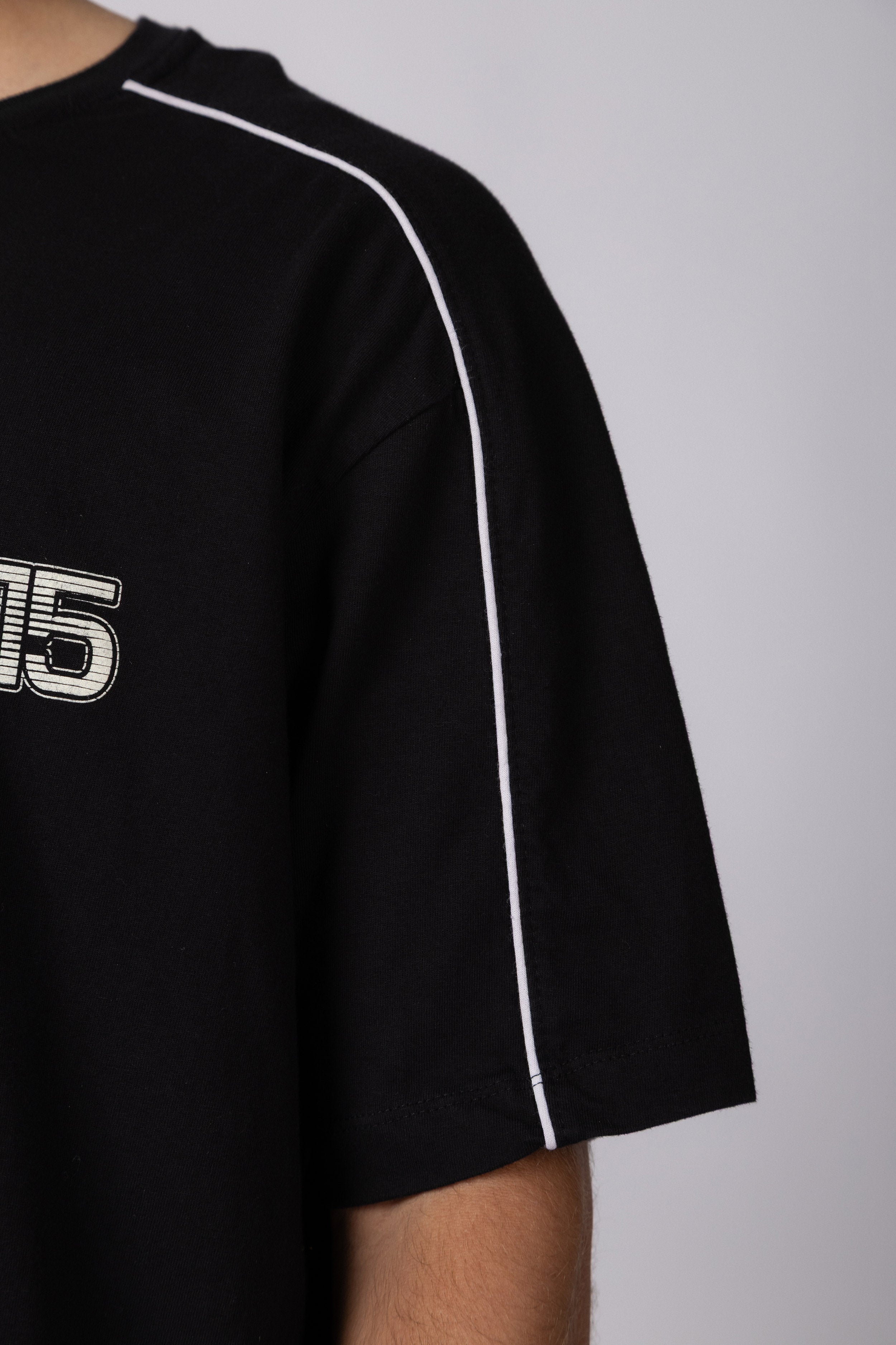 Remera Rift Nine Negra