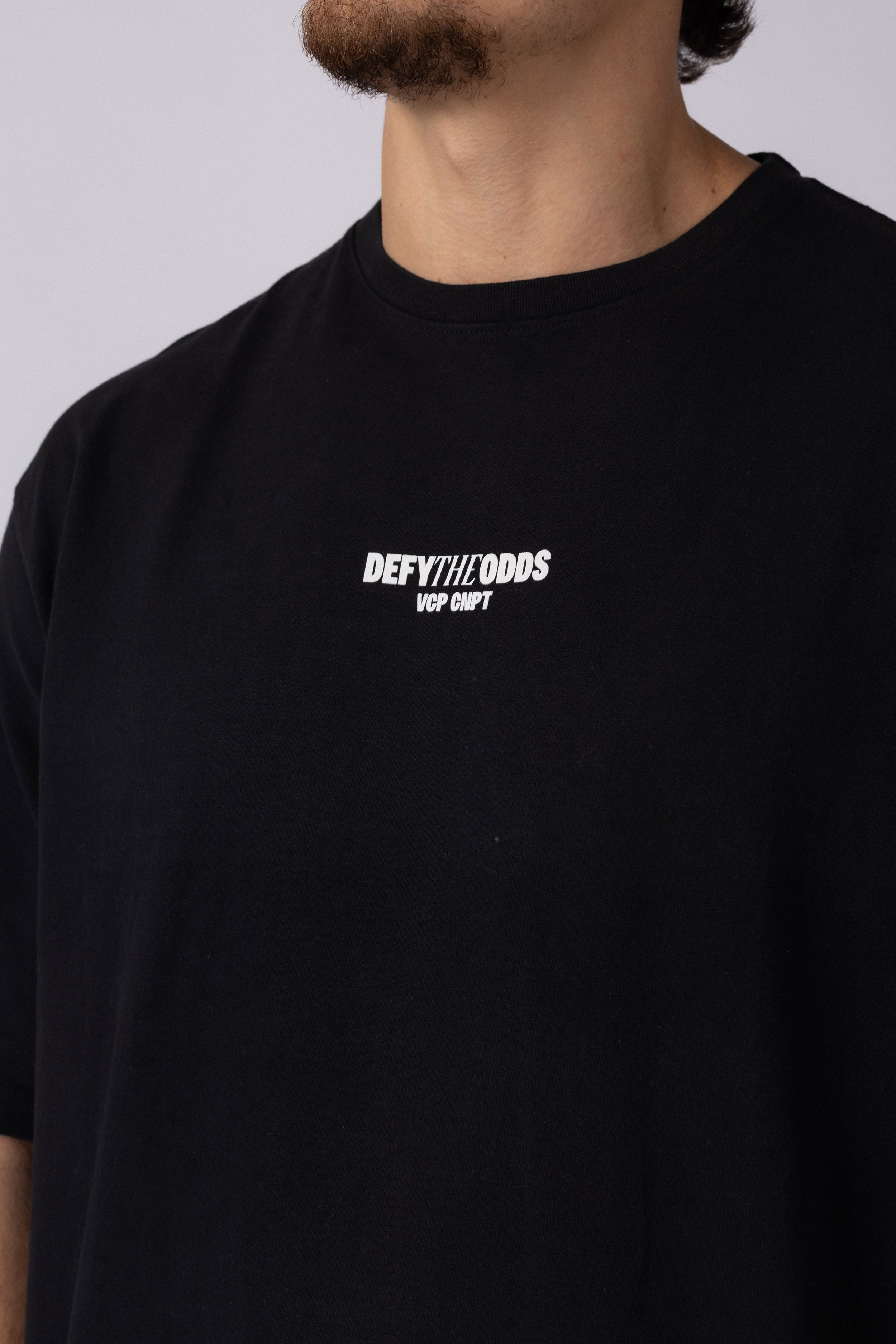 Remera Over Rhy Odds Negra