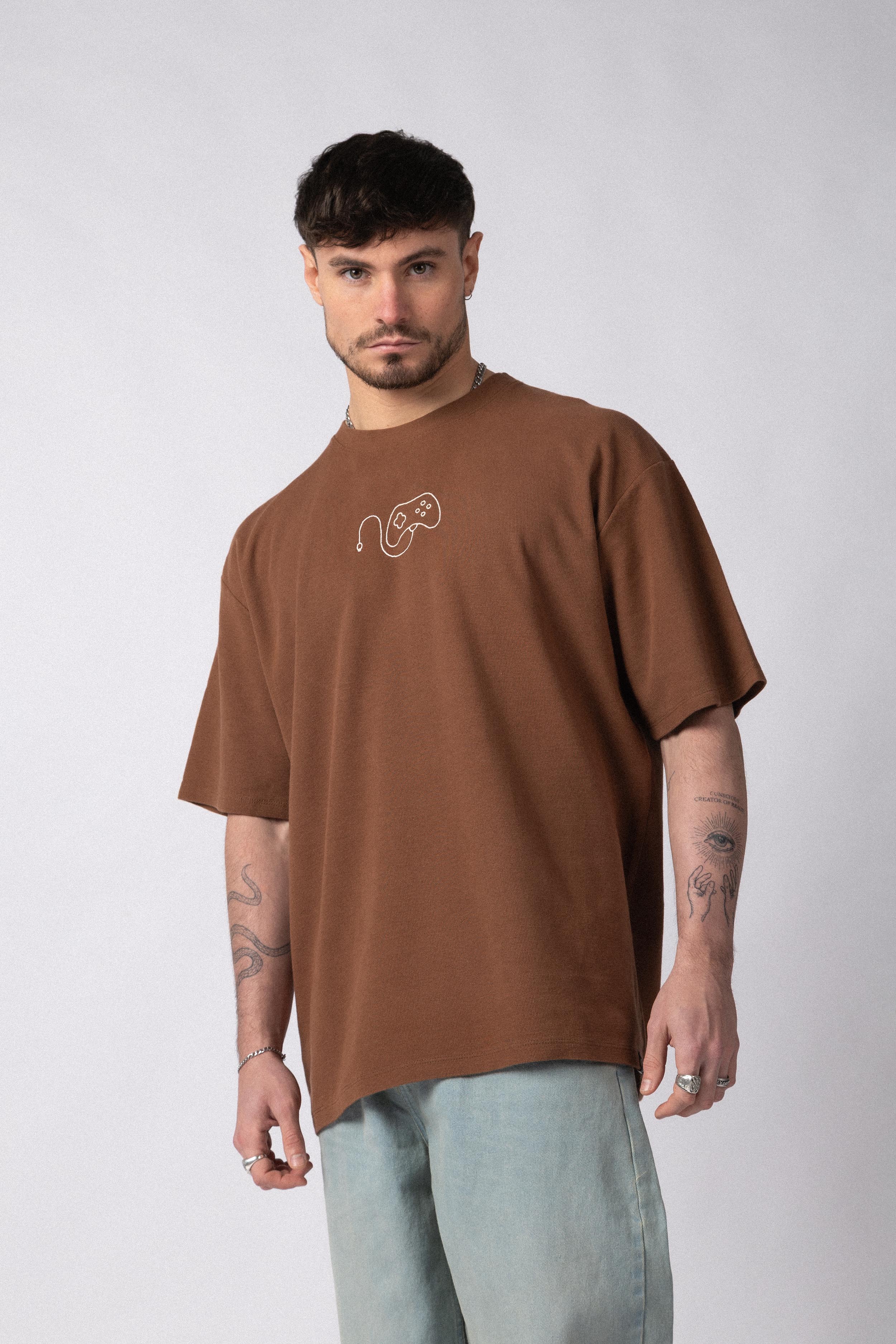 Remera Over Hana Play Choco