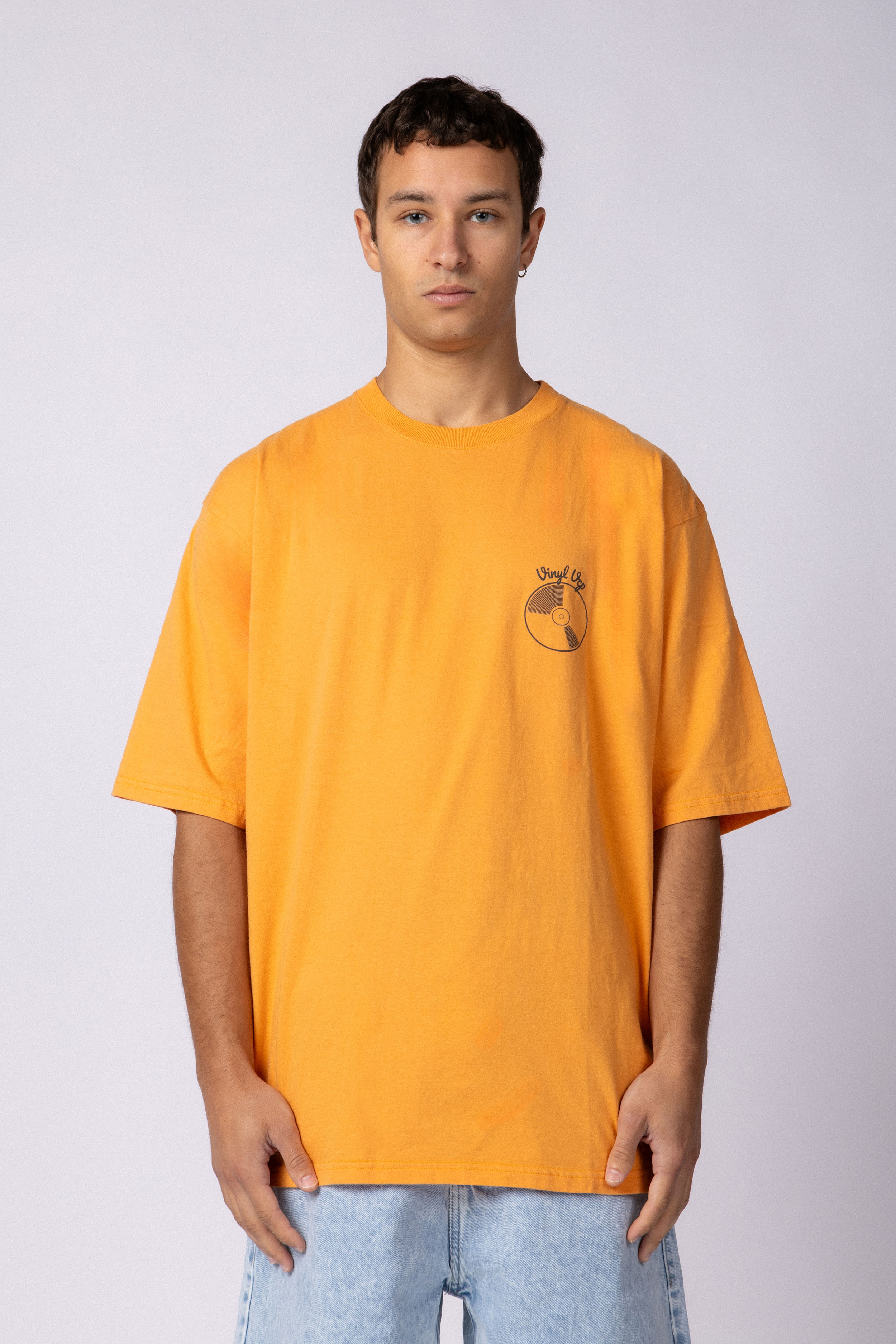 Remera Over Taz Groove Naranja