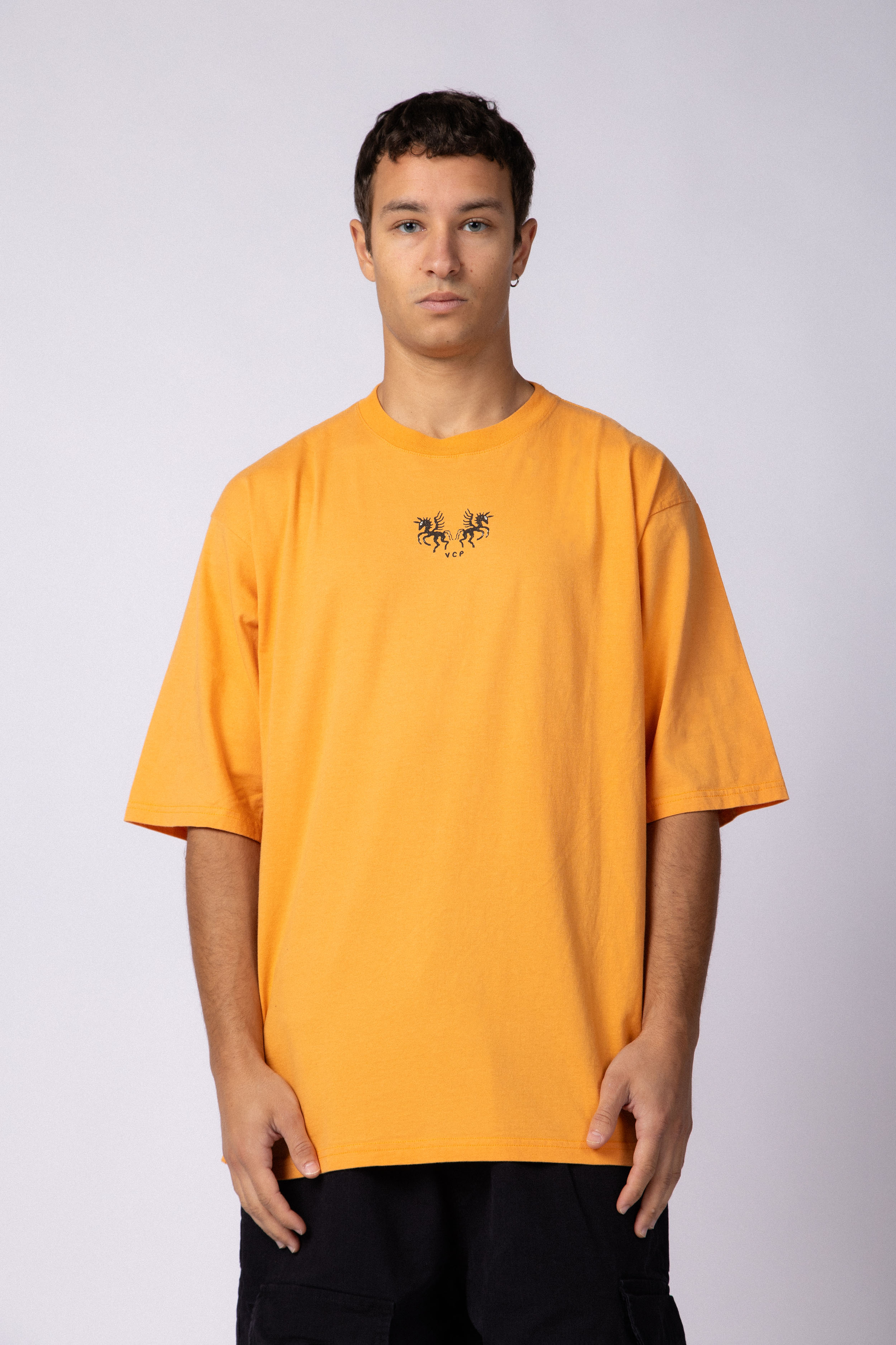 Remera Over Taz Horse Naranja