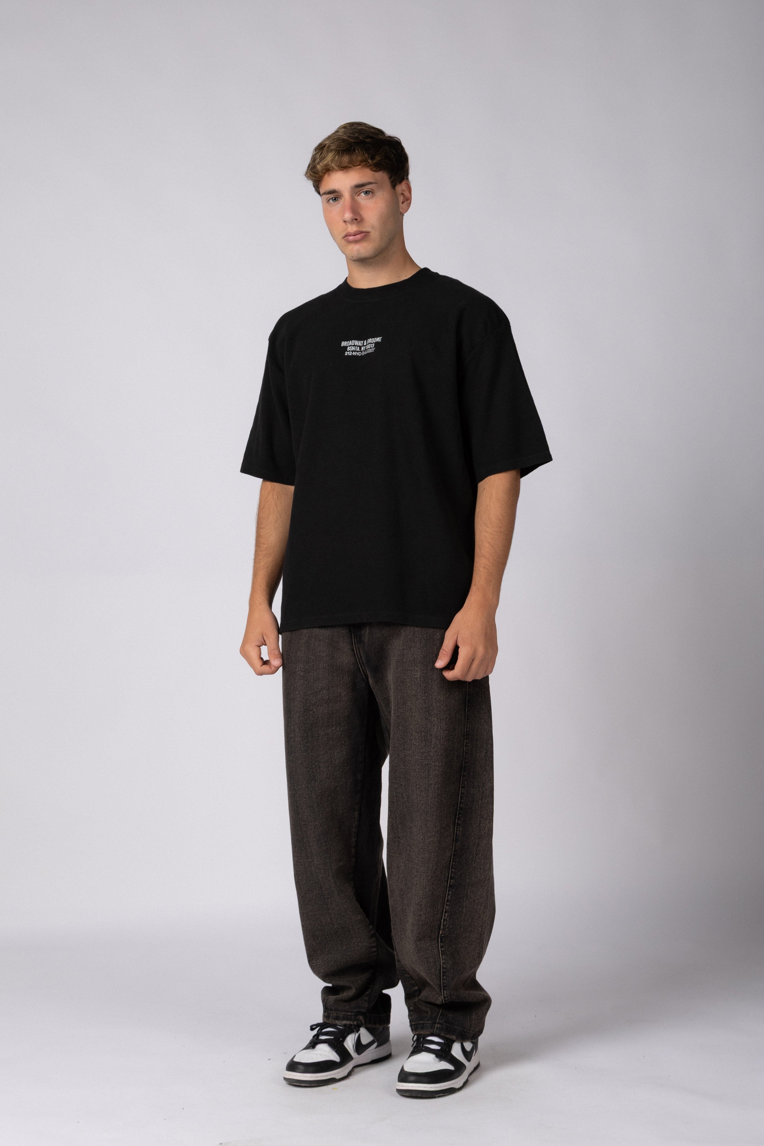 Remera Over Molt Broadway Negro