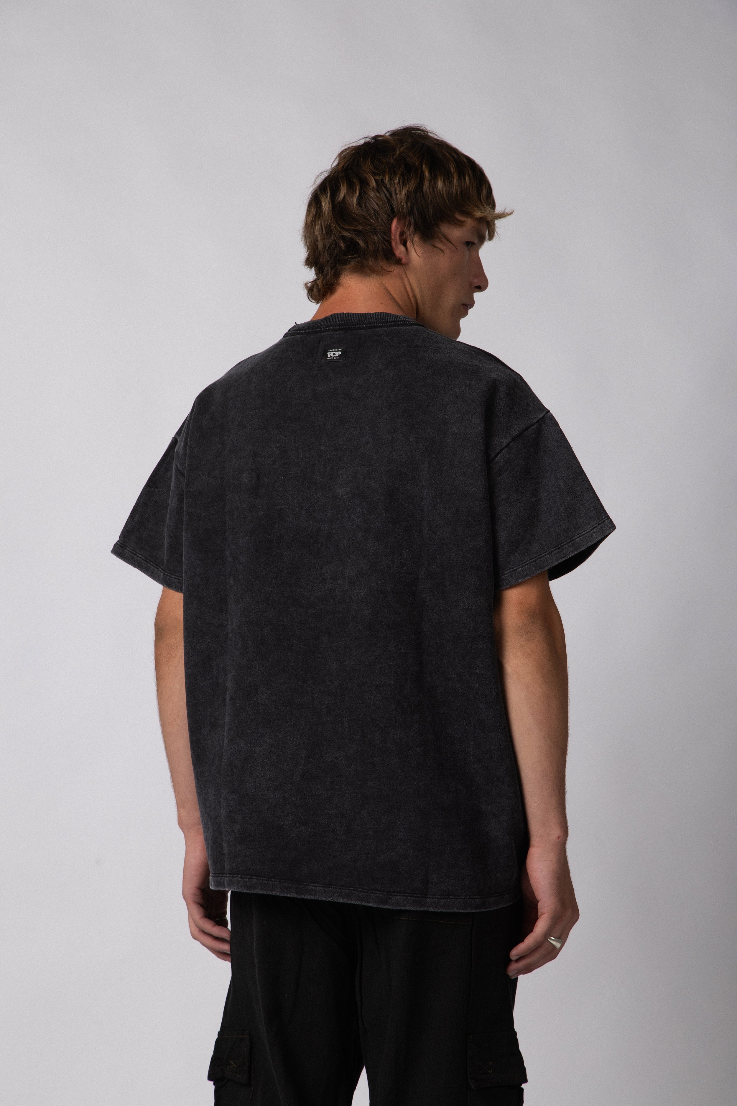 Remera Rustico Over Glow Negro