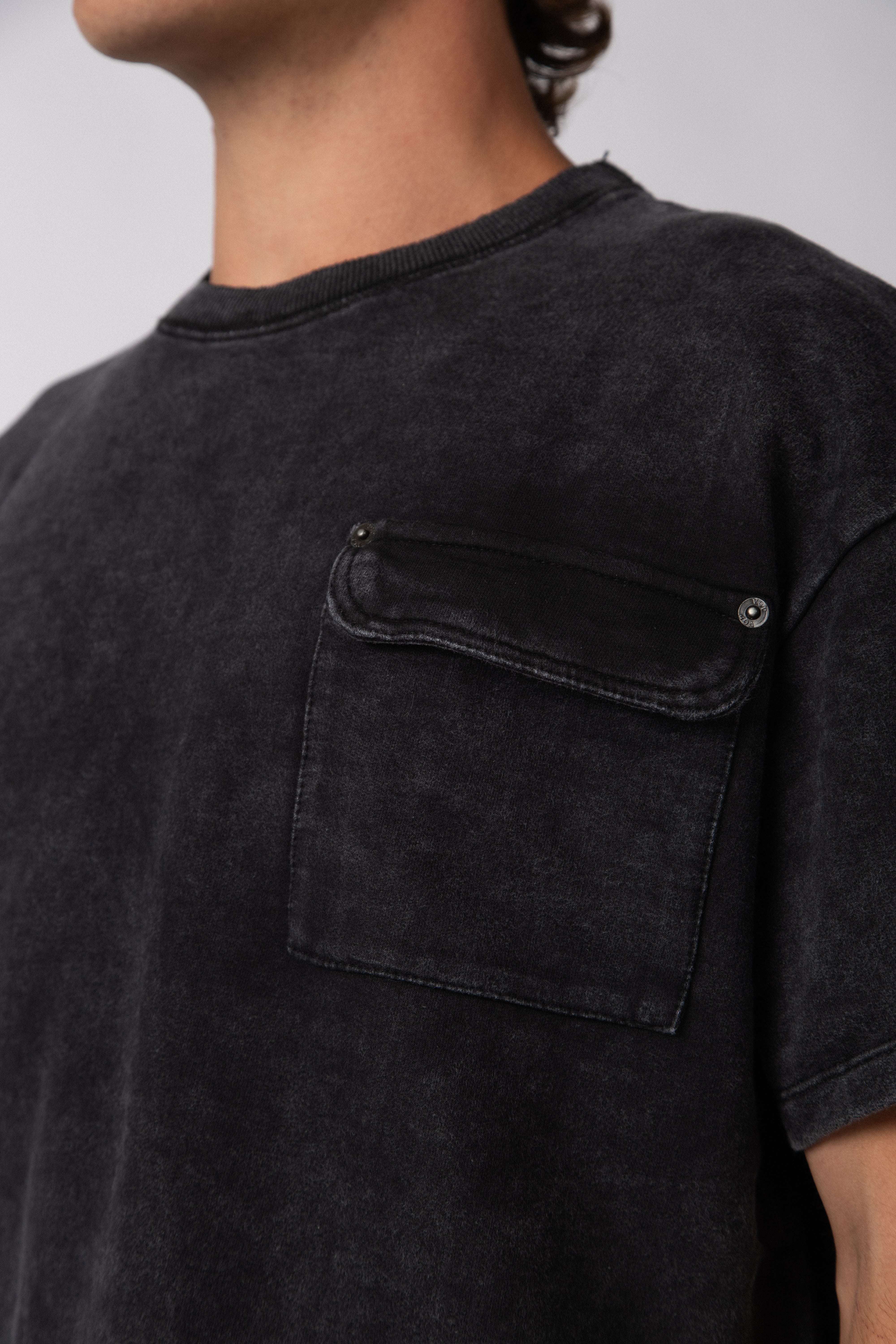 Remera Rustico Over Glow Negro