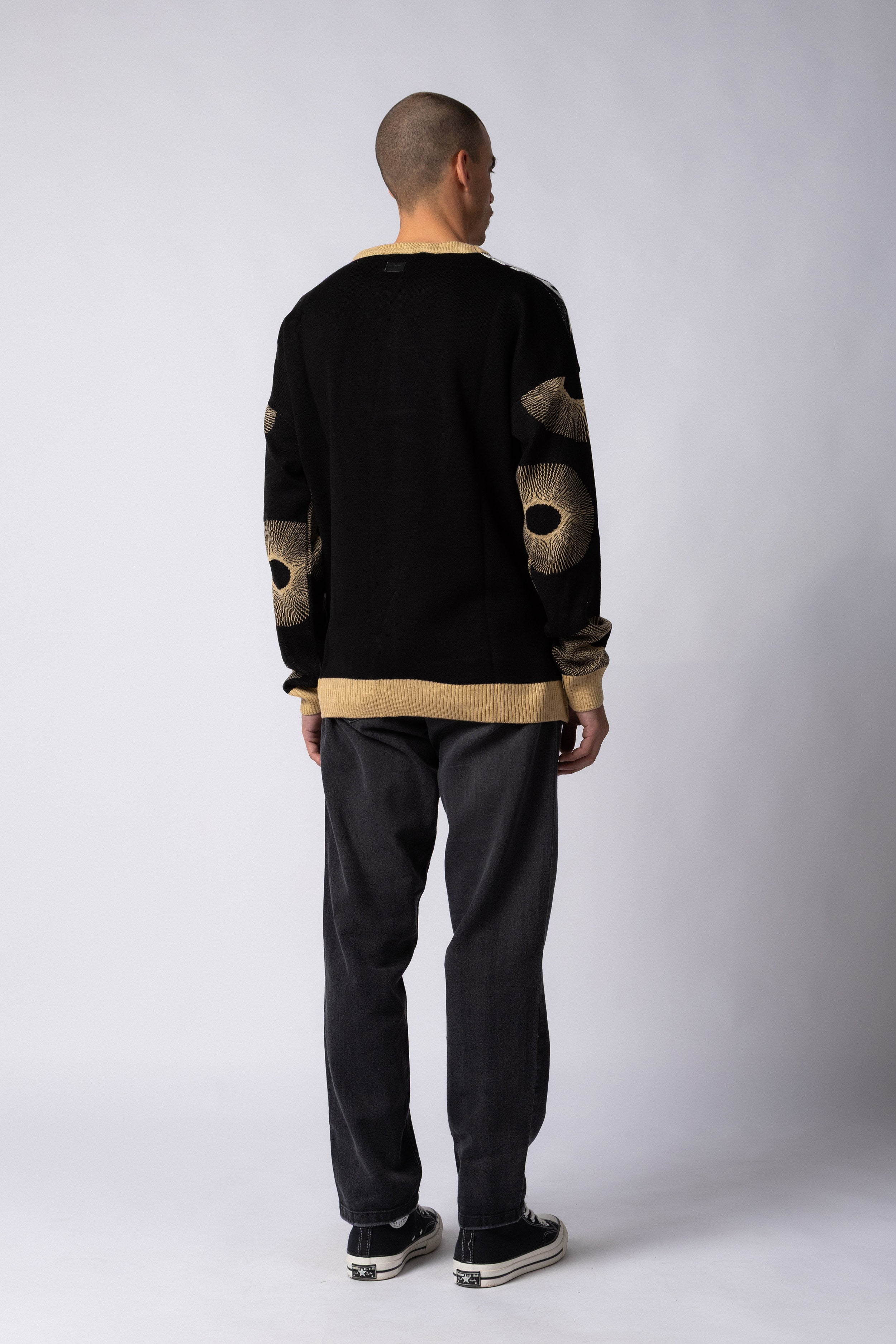 Sweater Over Felino