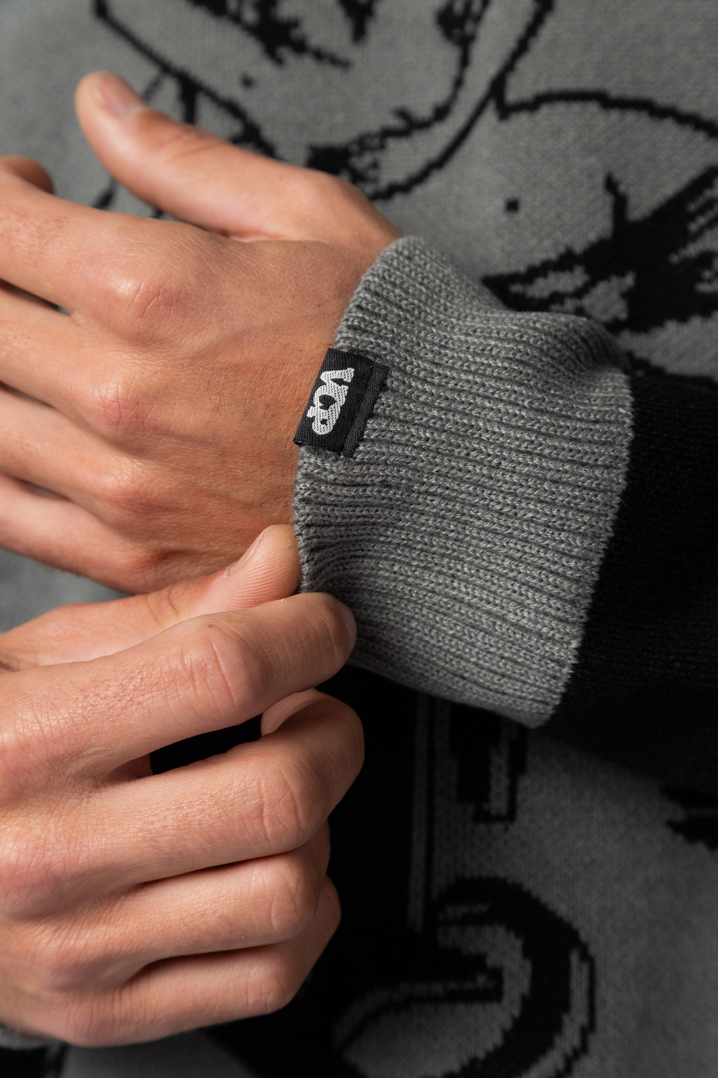 Sweater Over Olimpo