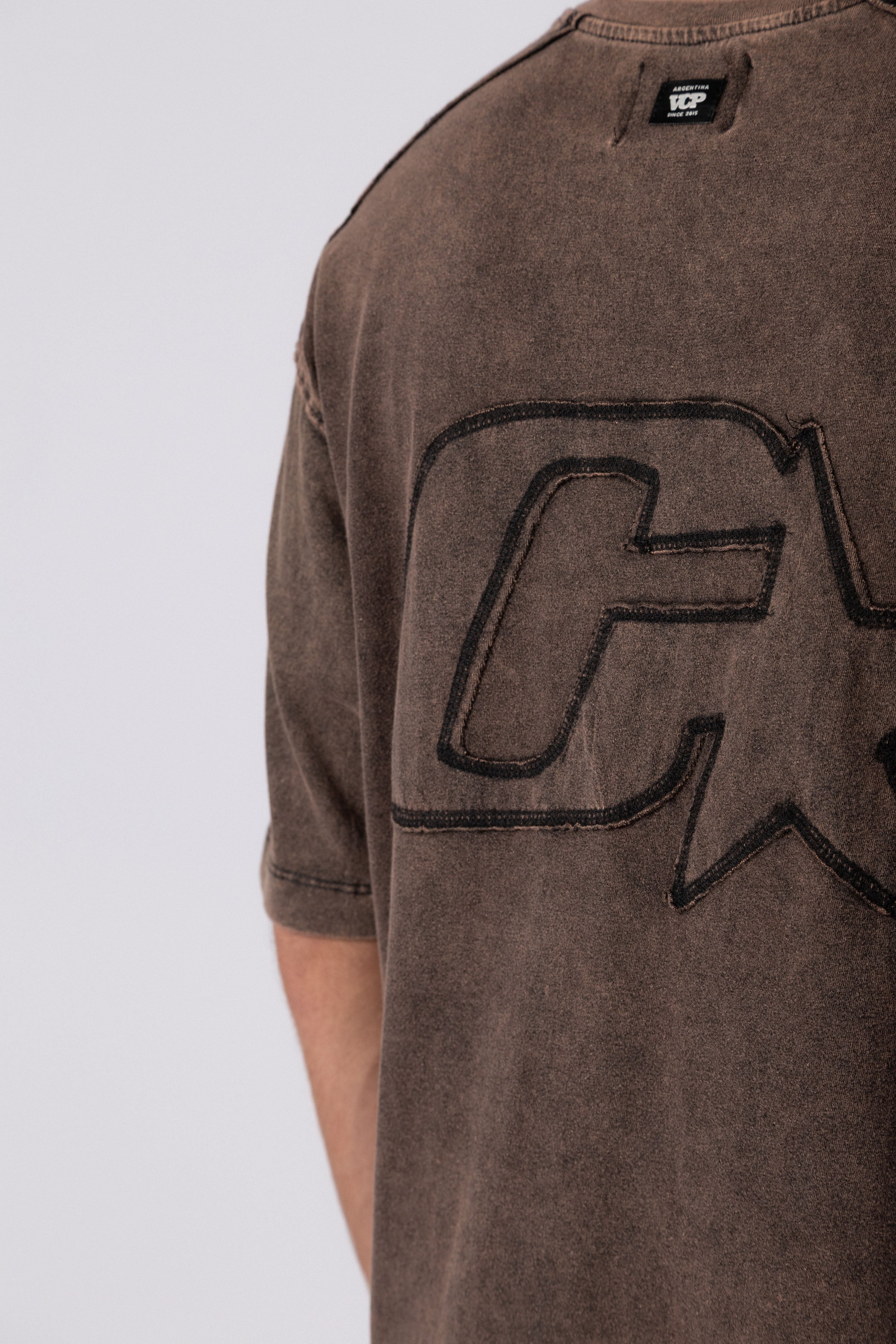 Remera LTS Sign Choco
