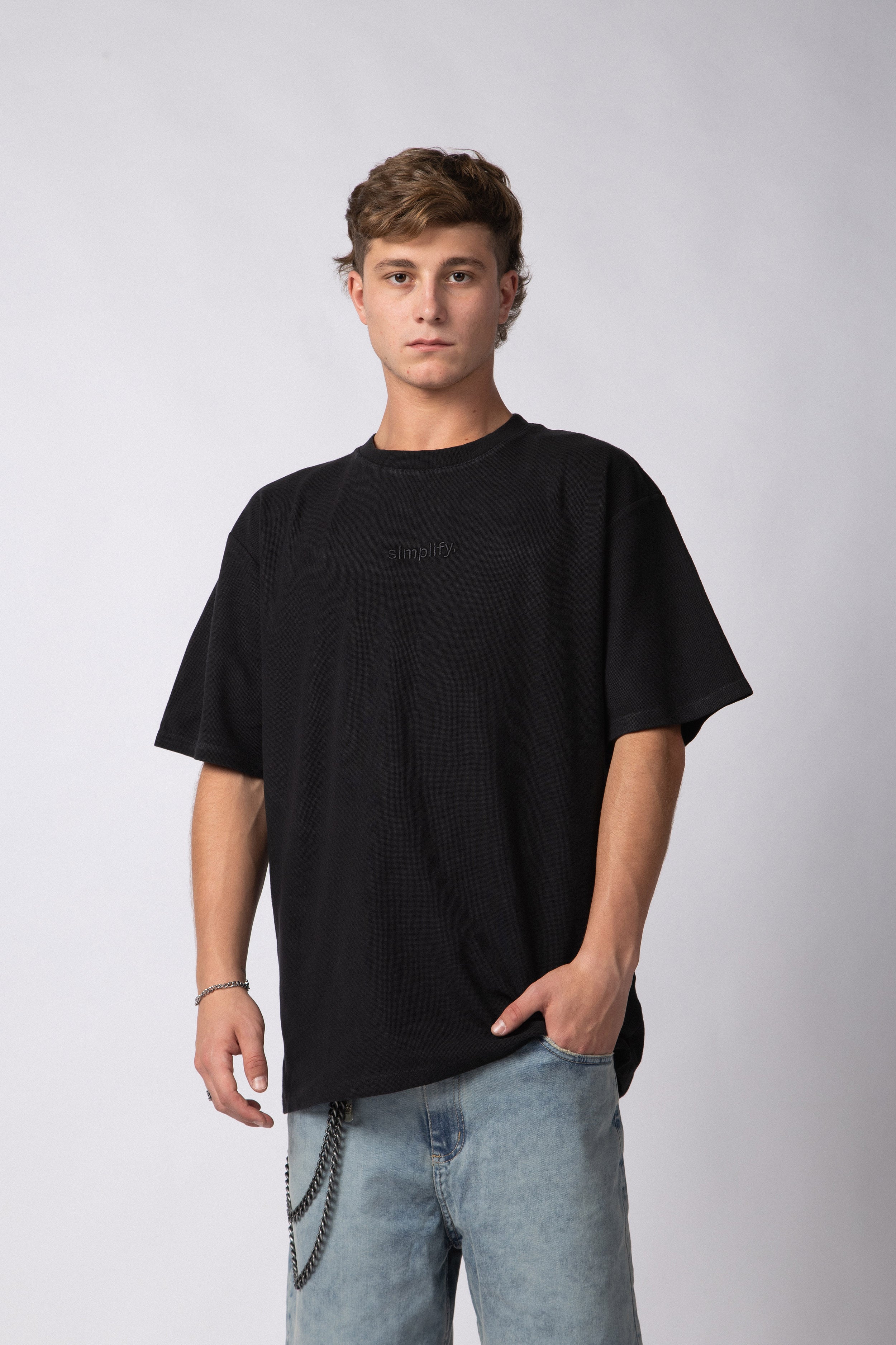 Remera Over Hana Simplify Negra