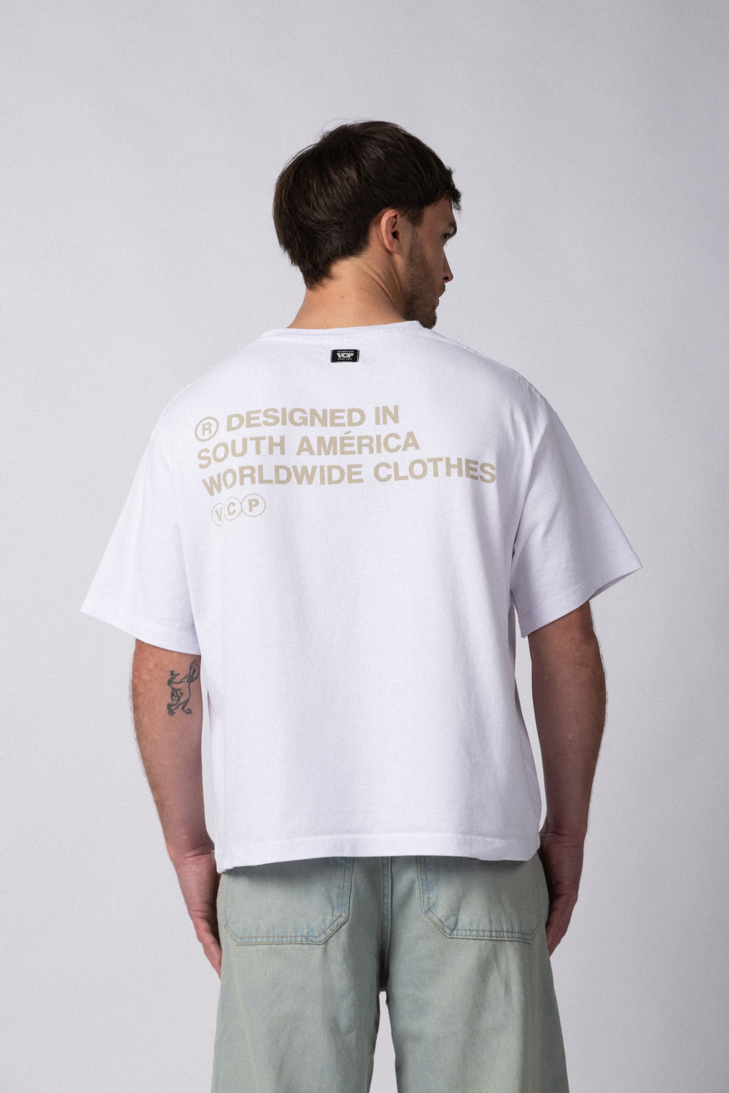 Remera Boxy South Blanca