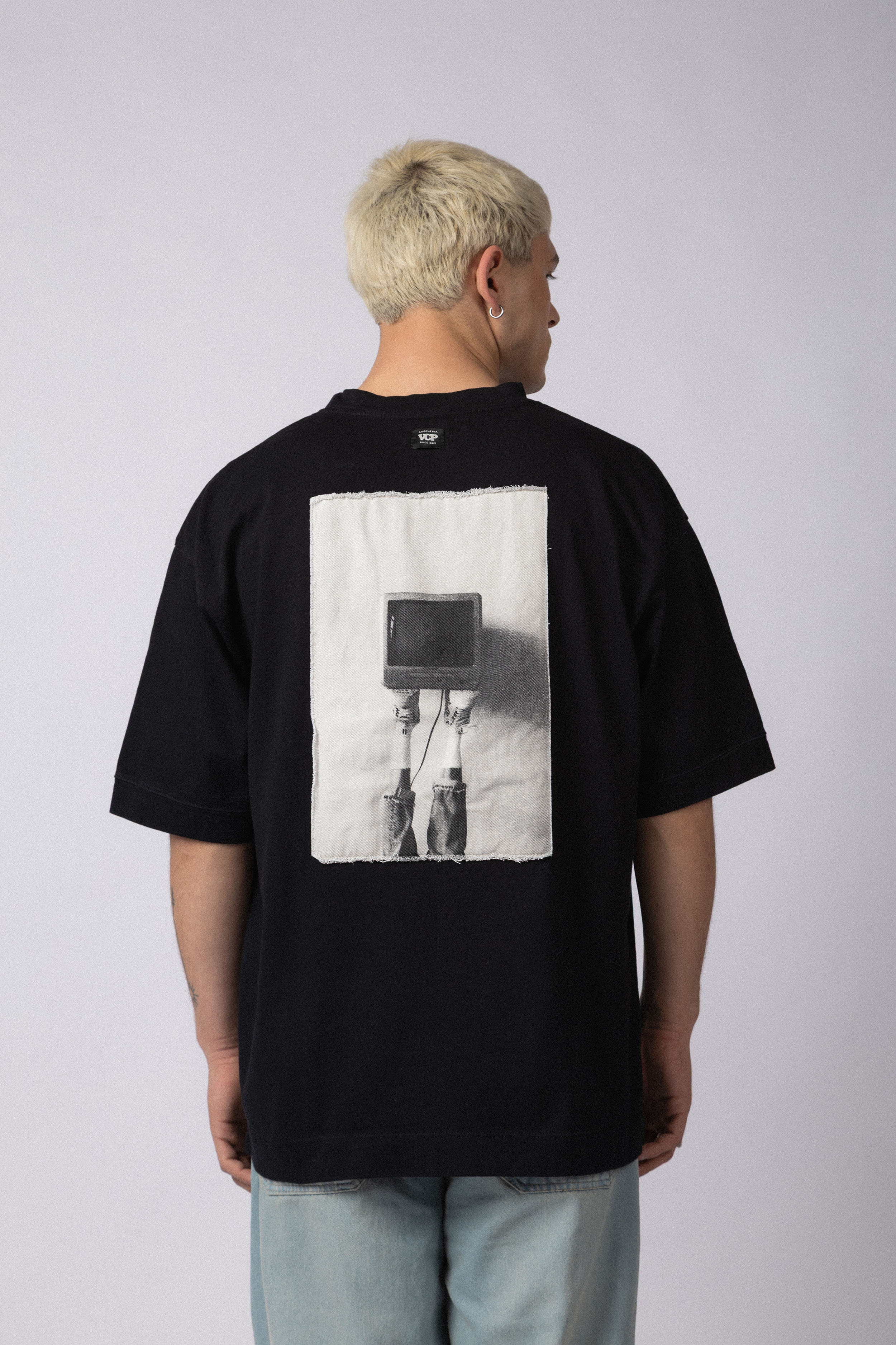 Remera Over GR TV Negra