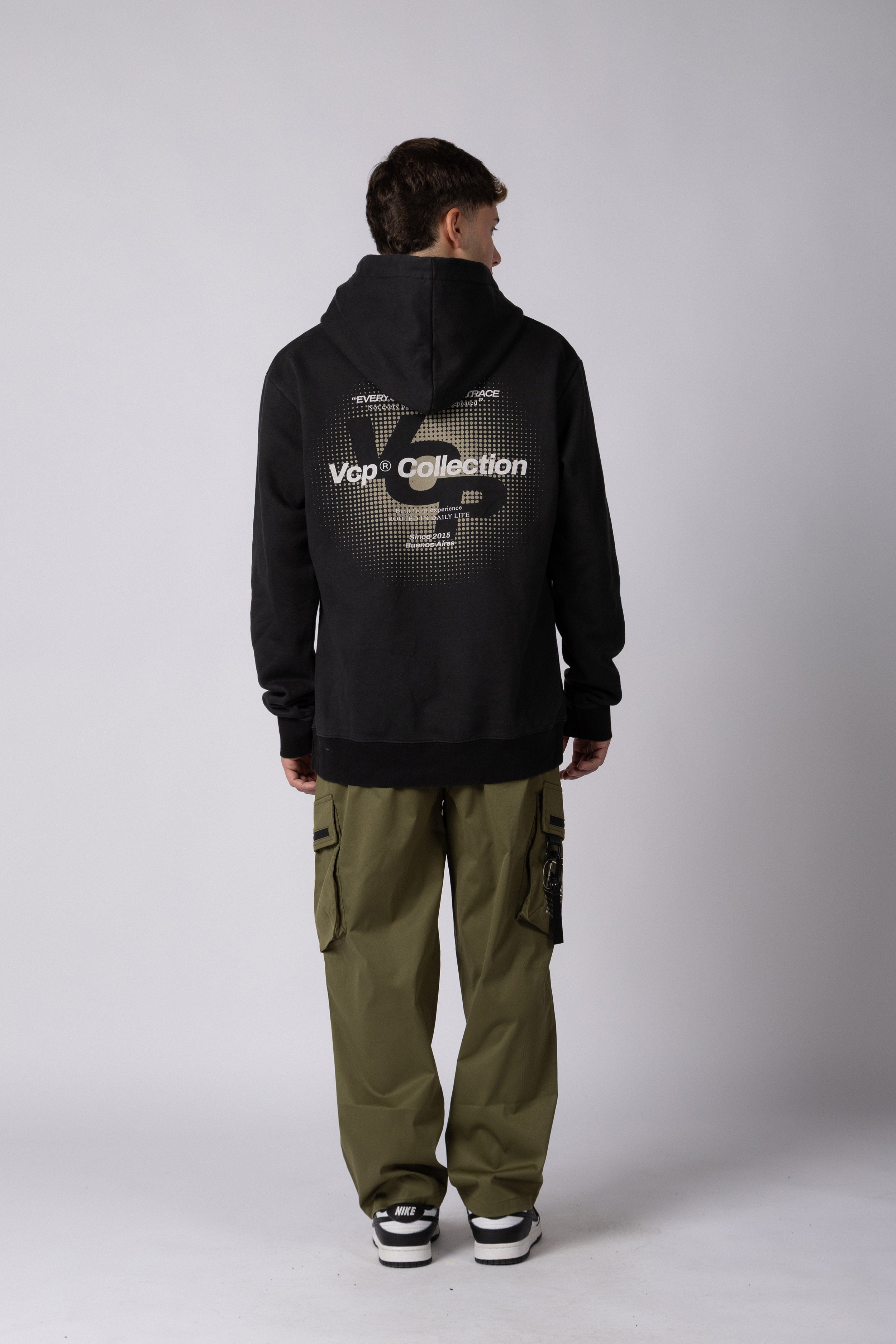 Buzo Canguro DW Trace Negro