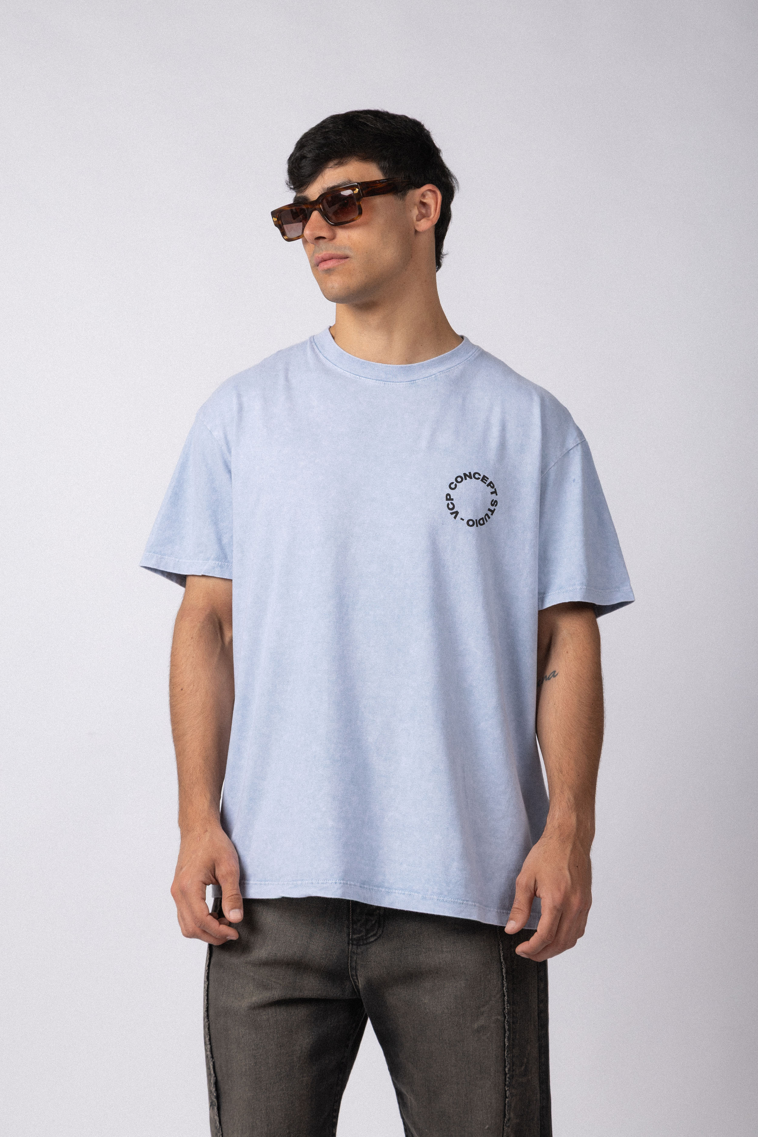 Remera DB Type Celeste