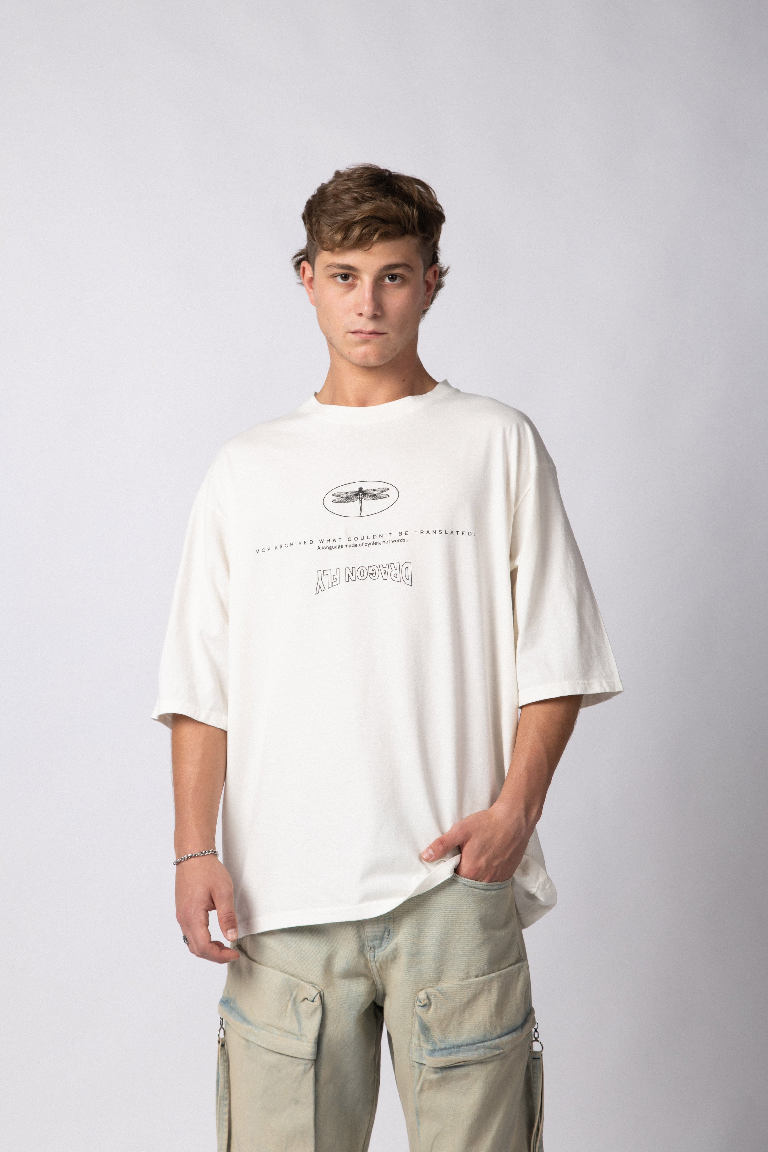 Remera Over Taz Wings Crudo