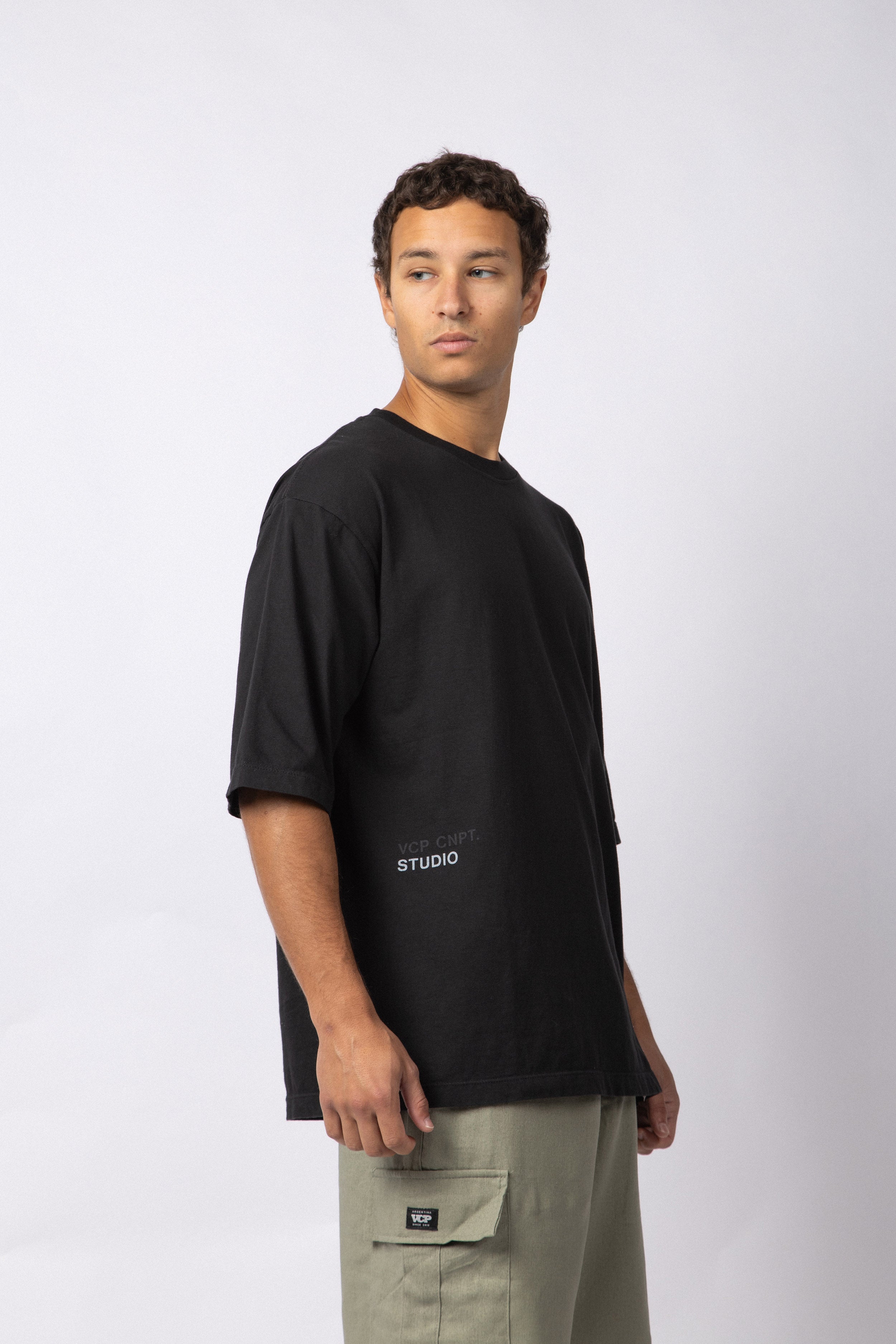 Remera Over Taz XXX Negra