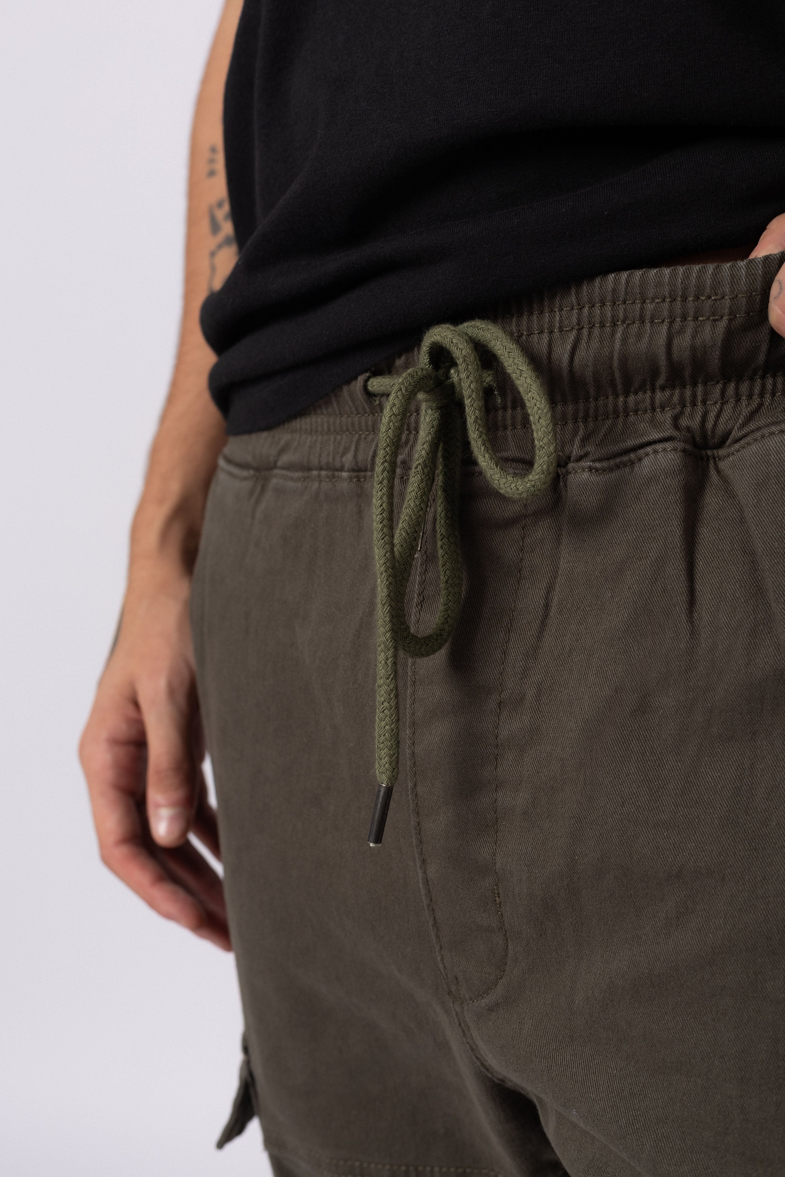 Jogger Cargo Comet Militar